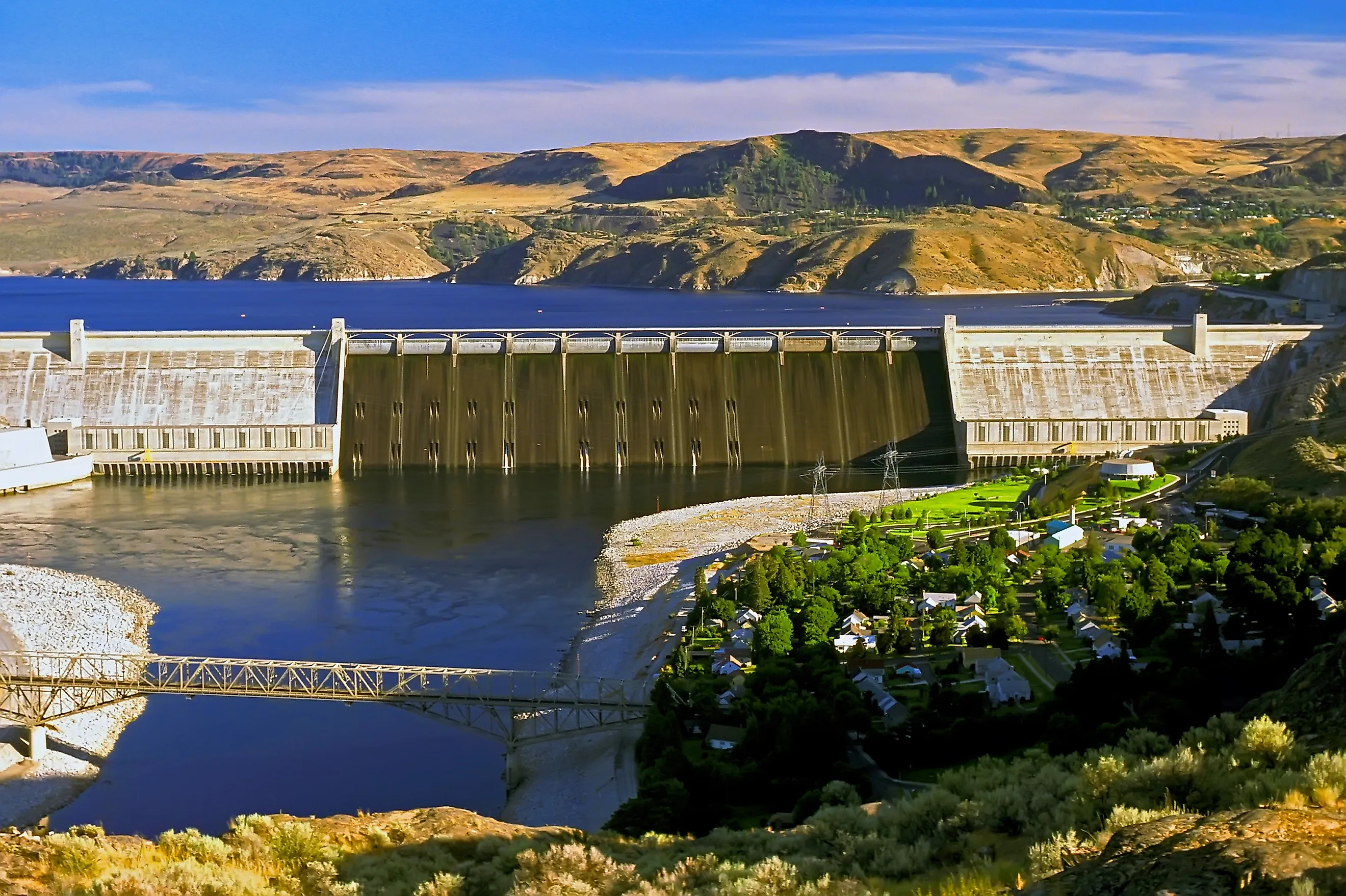 Grand Coulee Dam, America's largest Dam, Editorial credit: Dennis MacDonald / Shutterstock.com