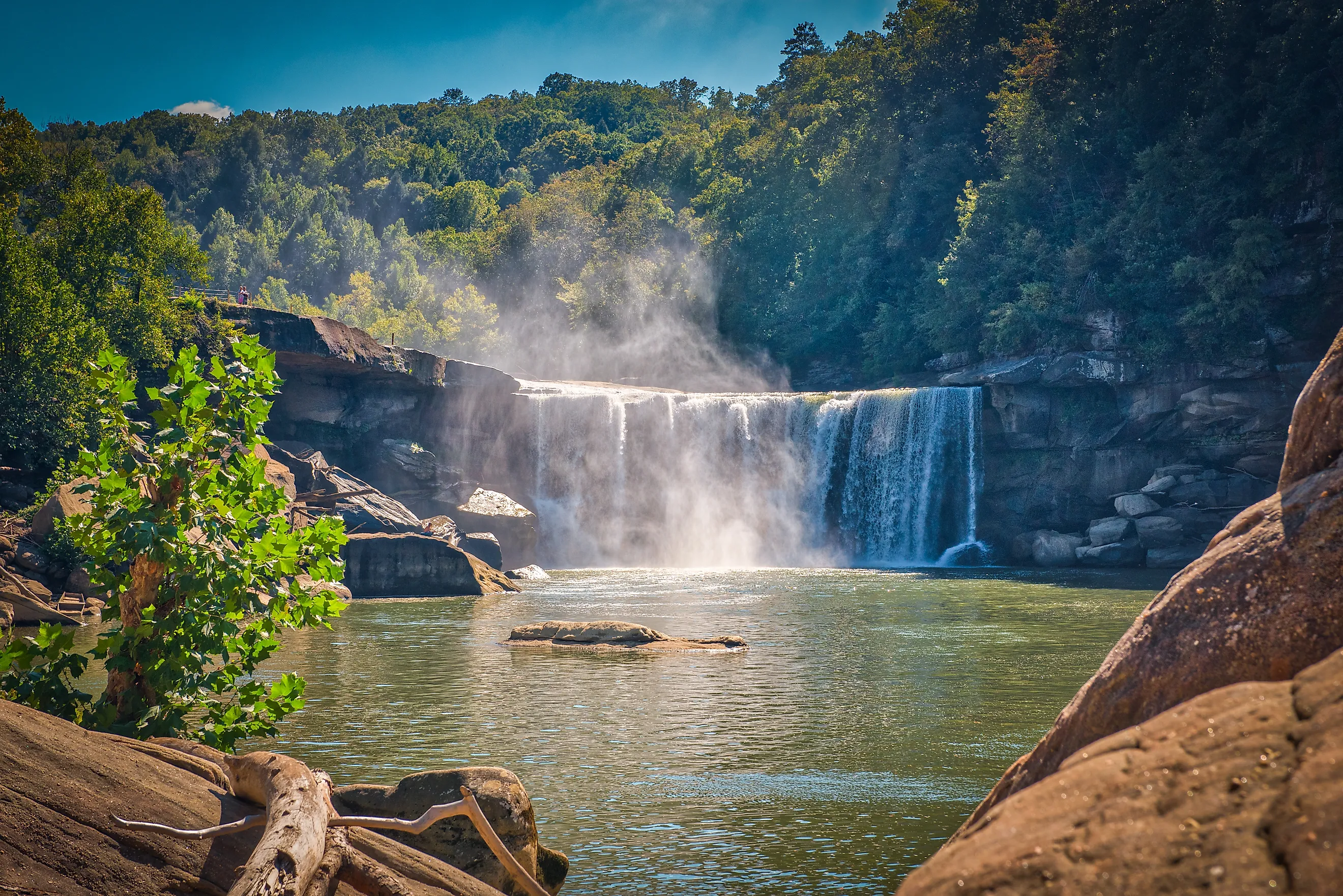 Cumberland Falls State Resort Park, Kentucky.