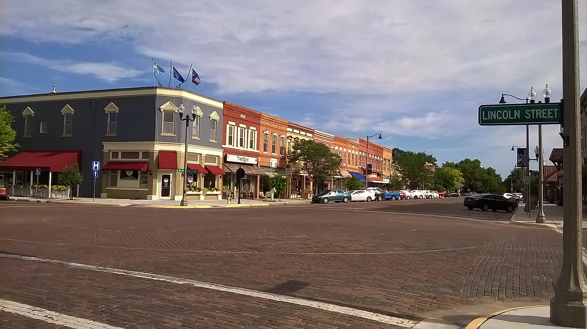 Main Street, Lindsborg, Kansas. Image credit: Indy beetle via Wikimedia Commons.