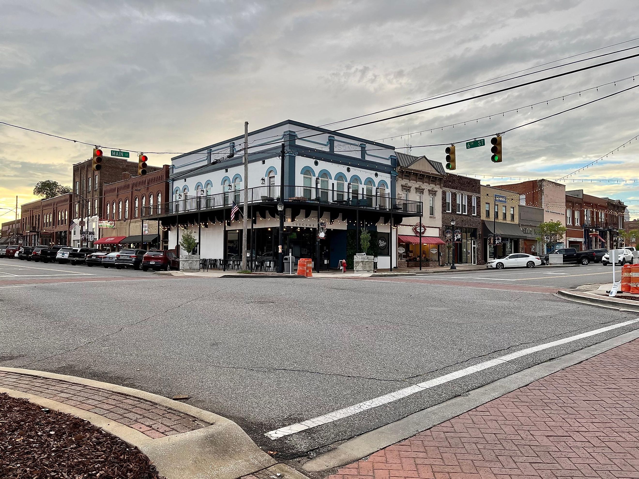 Colorful shops lining a street in Tuscumbia, Alabama. Editorial credit: Luisa P Oswalt / Shutterstock.com