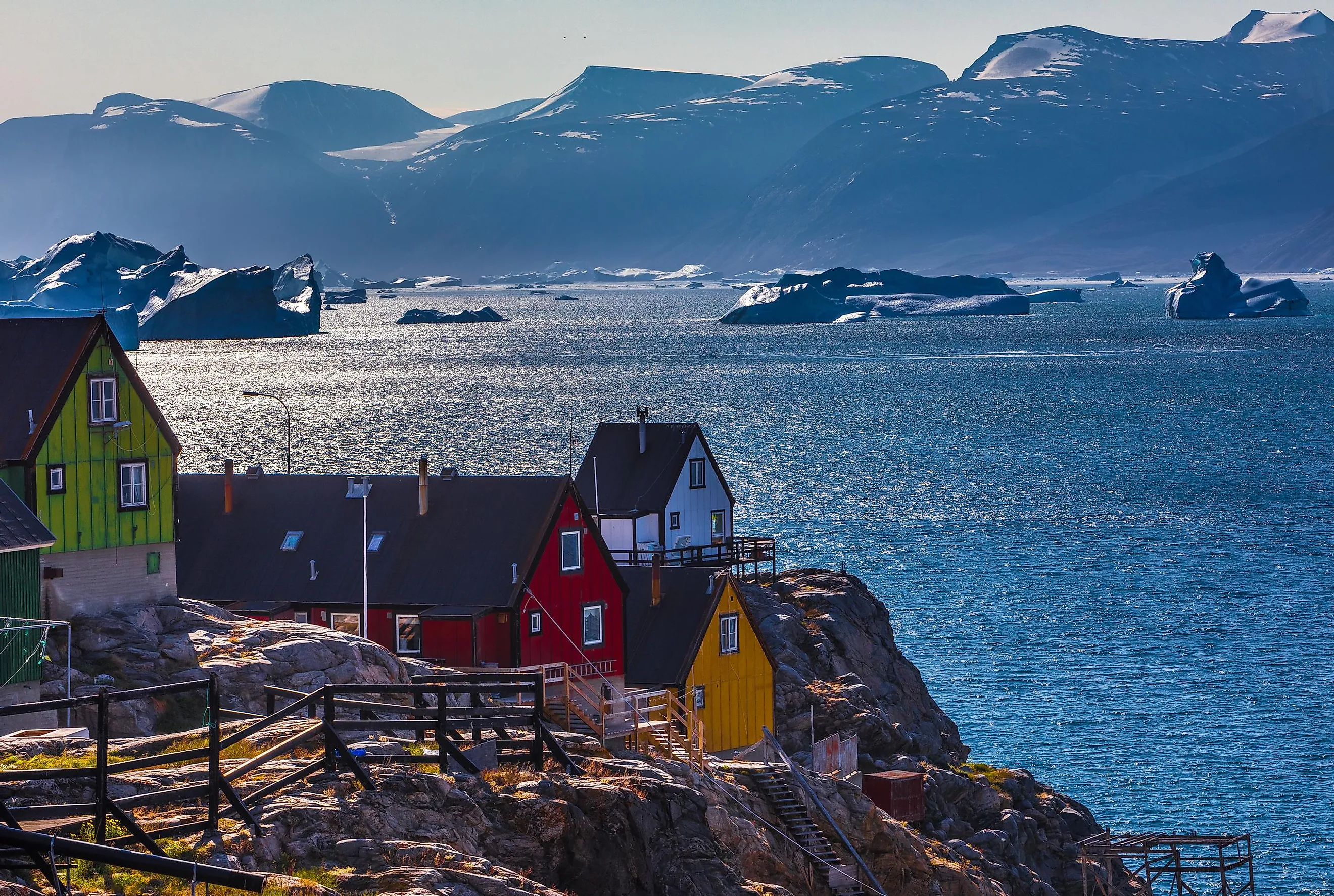 A small village along the shores of the Baffin Bay.