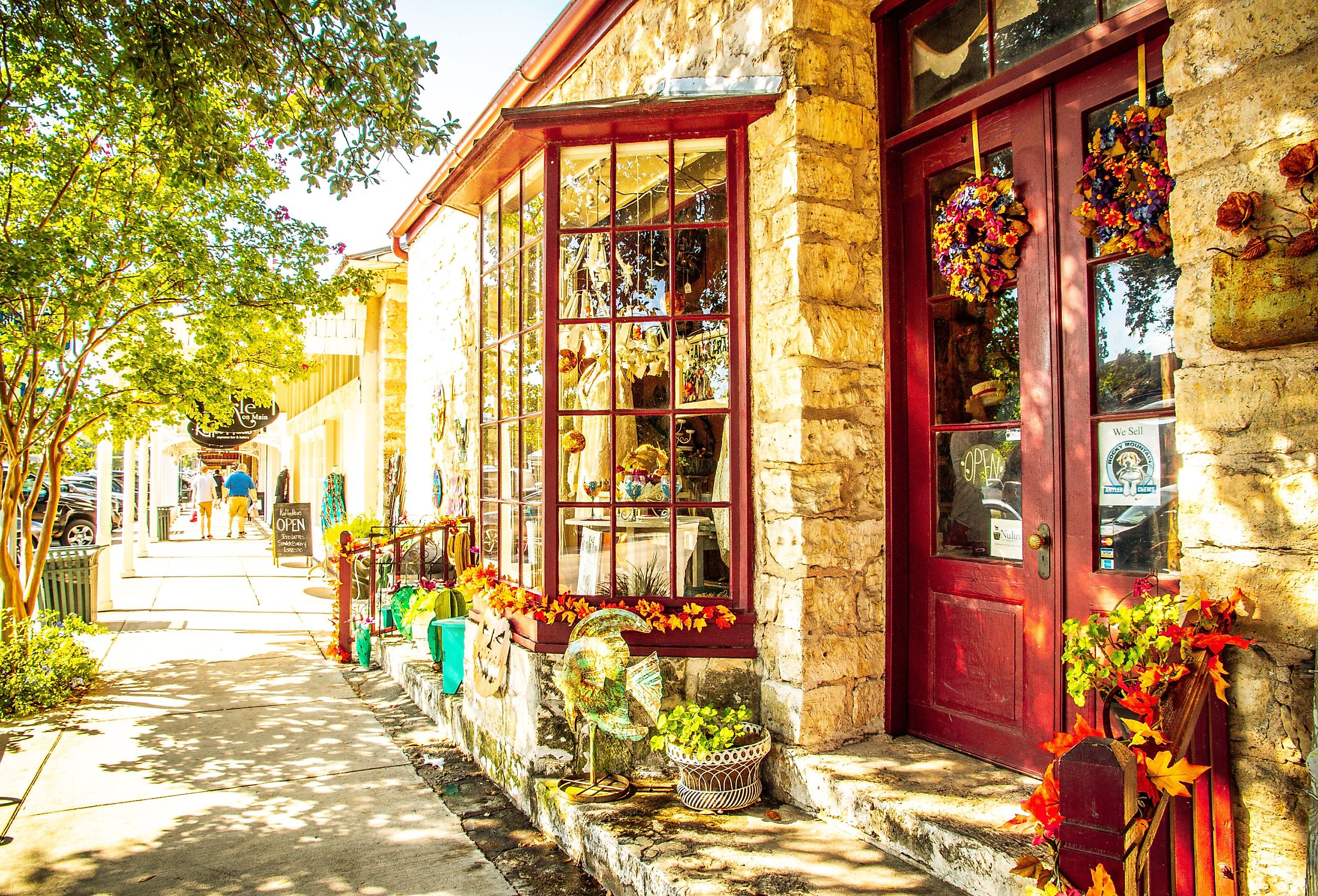 Main Street in Fredericksburg. Image credit ShengYing Lin via Shutterstock.
