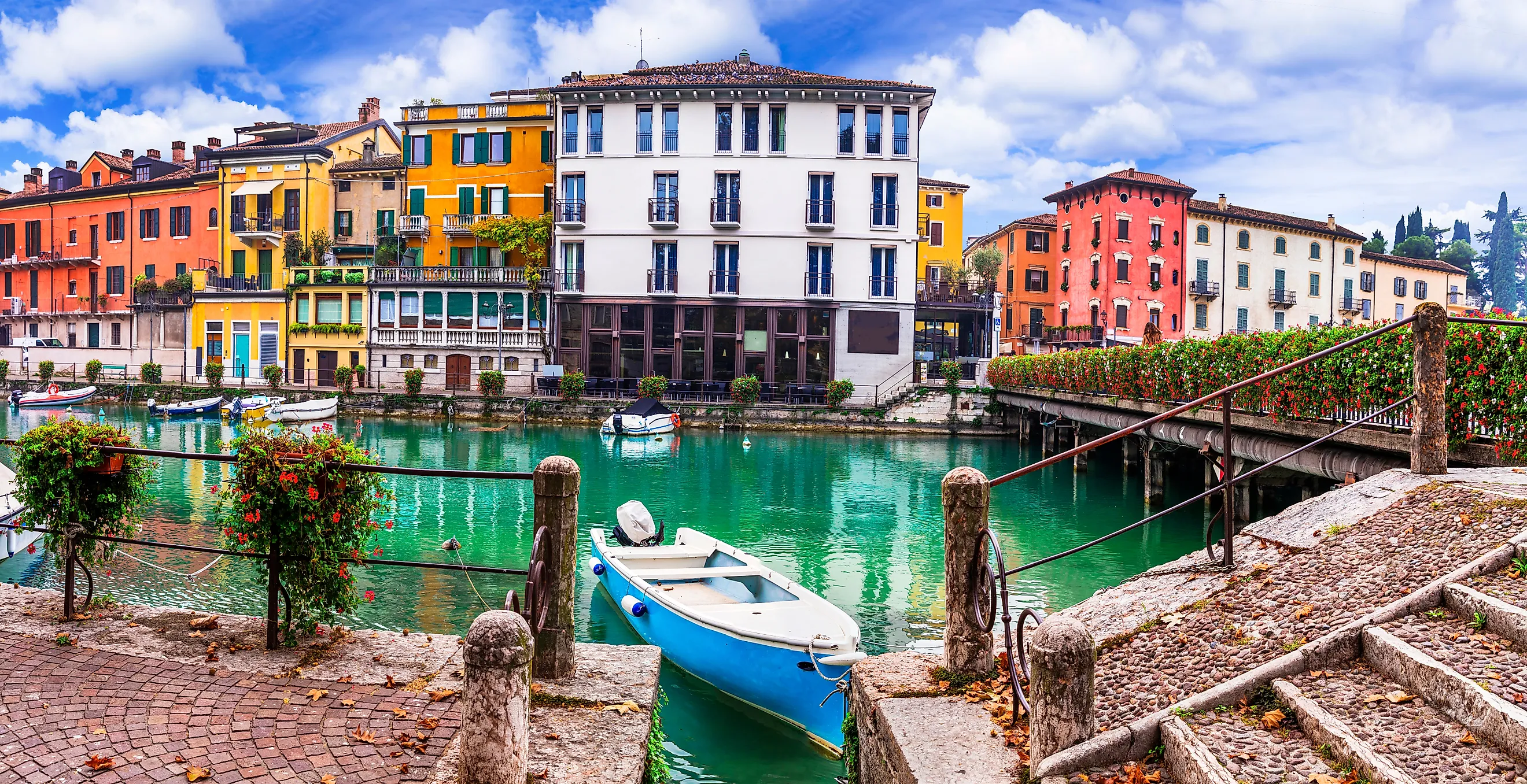 Peschiera del Garda in beautiful lake Lago di Garda, Verona (Credit: Freesurf via Shutterstock)