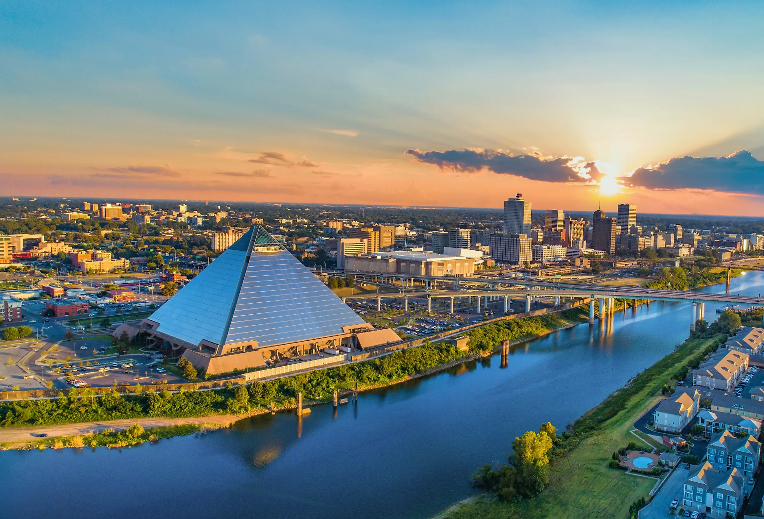 Aerial view, Memphis, Tennessee, downtown skyline.