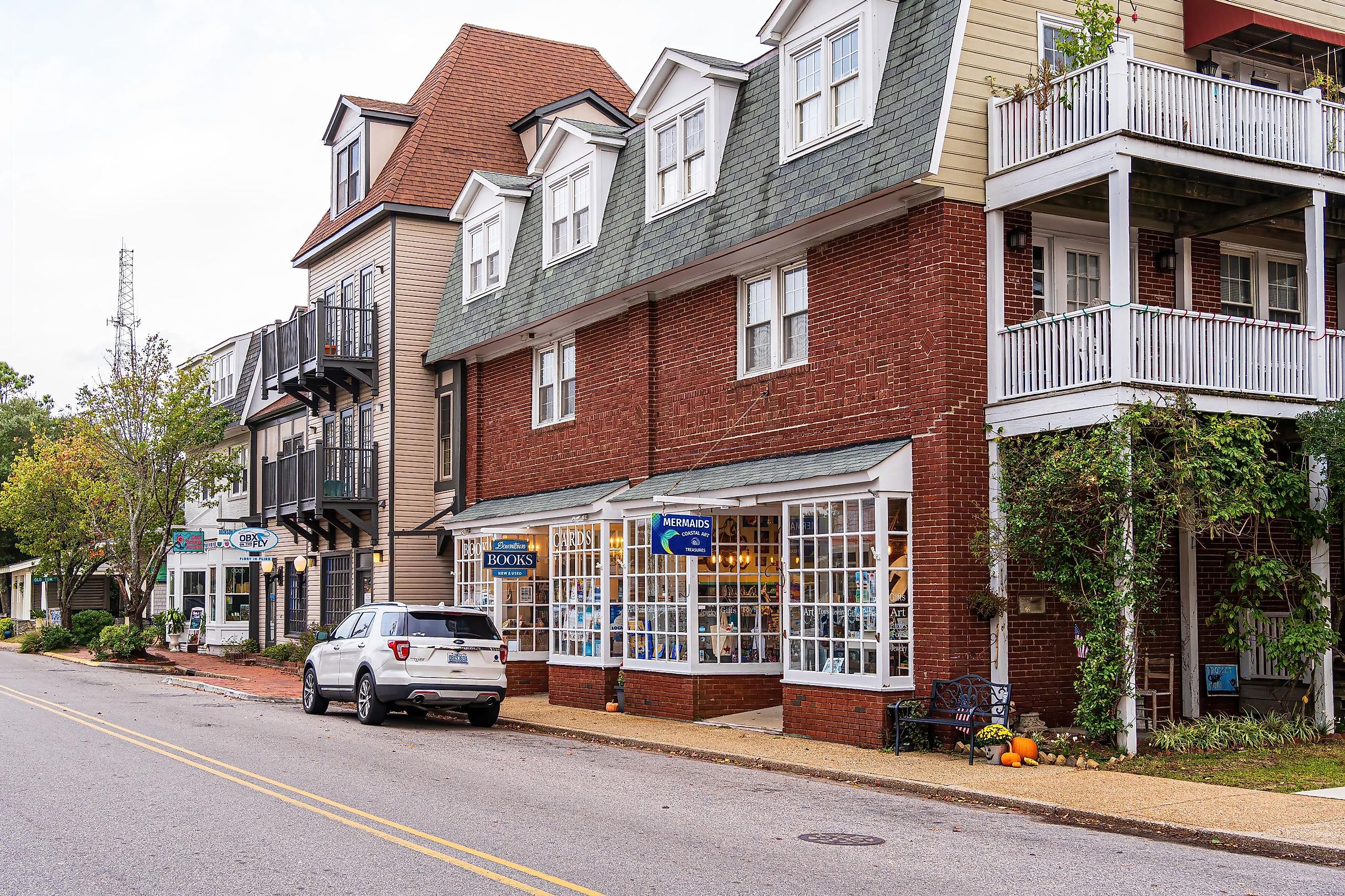 Downtown Manteo showing a popular bookstore in North Carolina, via Wileydoc / Shutterstock.com