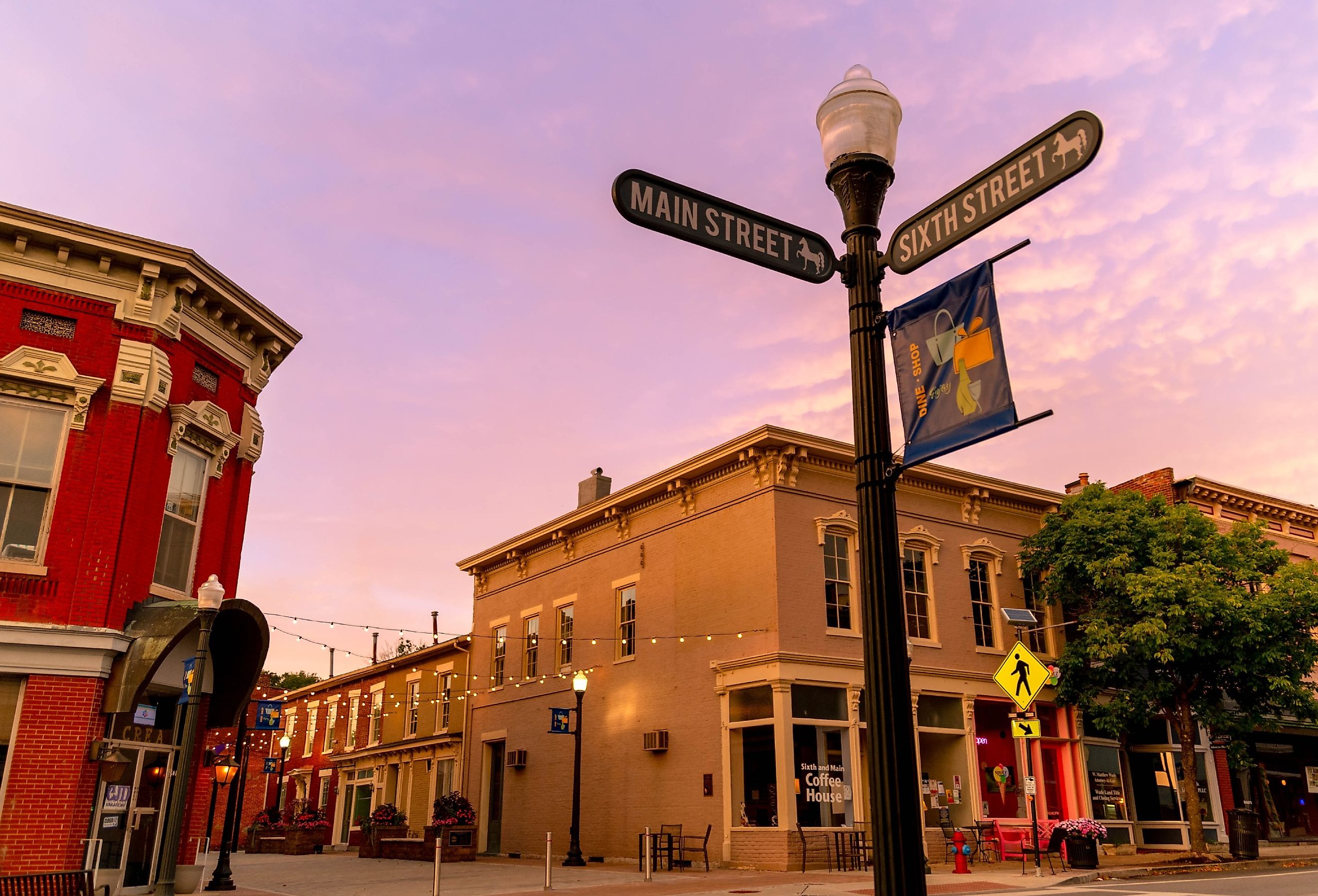Downtown Historic District in Shelbyville, Kentucky. Image credit Blue Meta via Shutterstock