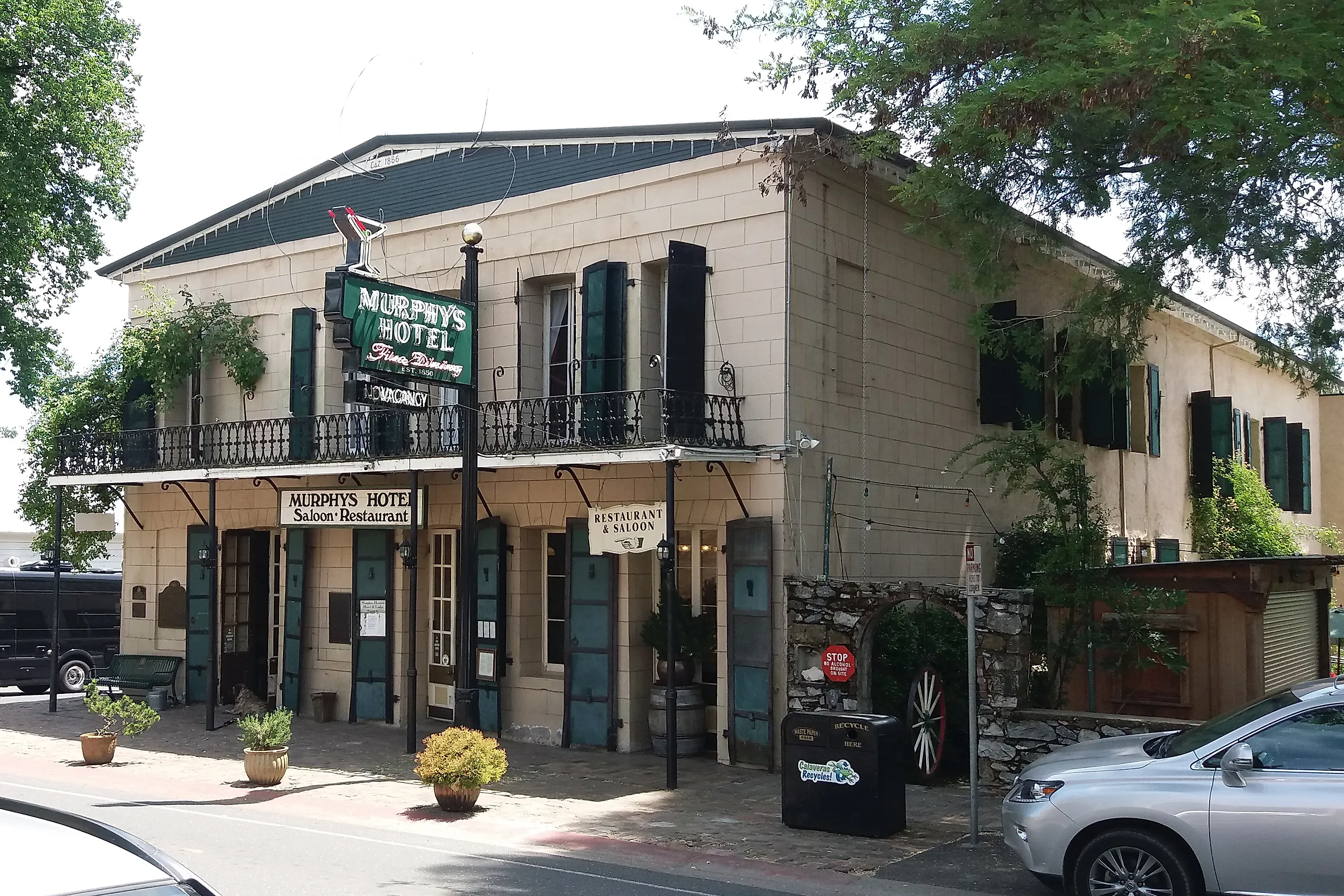 Murphys Historic Hotel, one of the oldest hotels in Murphys, California. Editorial credit: JRJfin / Shutterstock.com.
