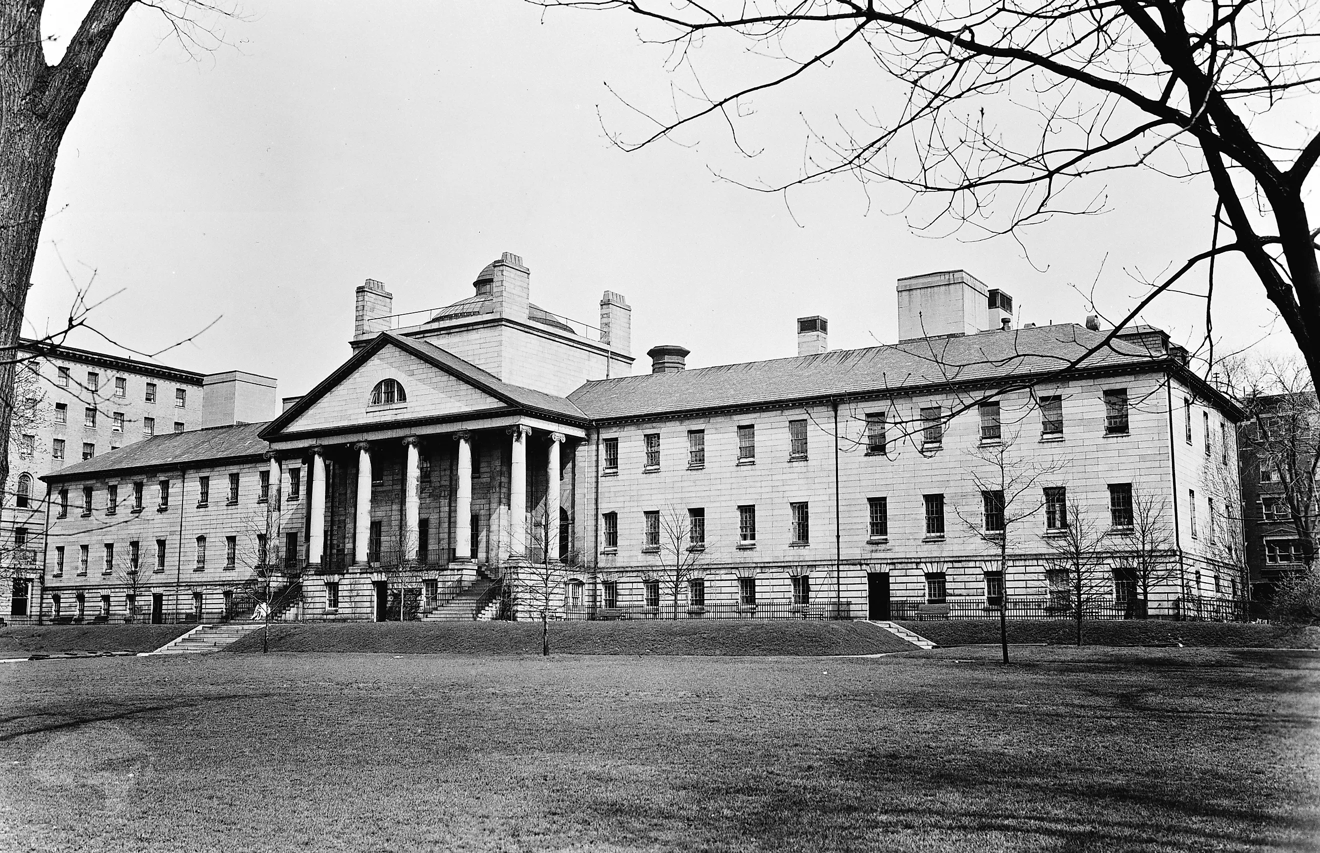 Photograph of Massachusetts General Hospital, Bulfinch Building, Fruit Street, Boston, Massachusetts