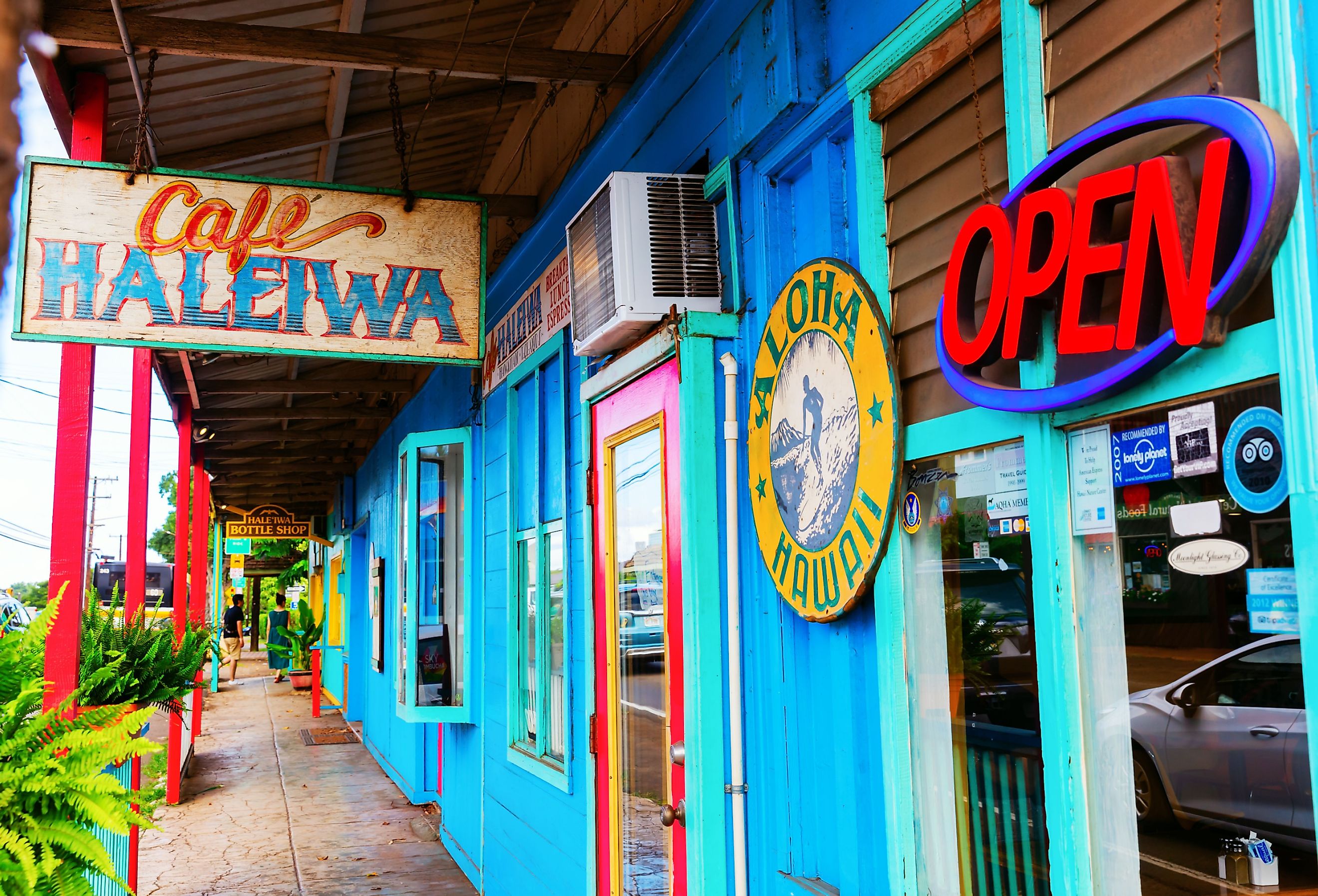 Colorful stores in small town Haleiwa. Image credit Christian Mueller via Shutterstock.