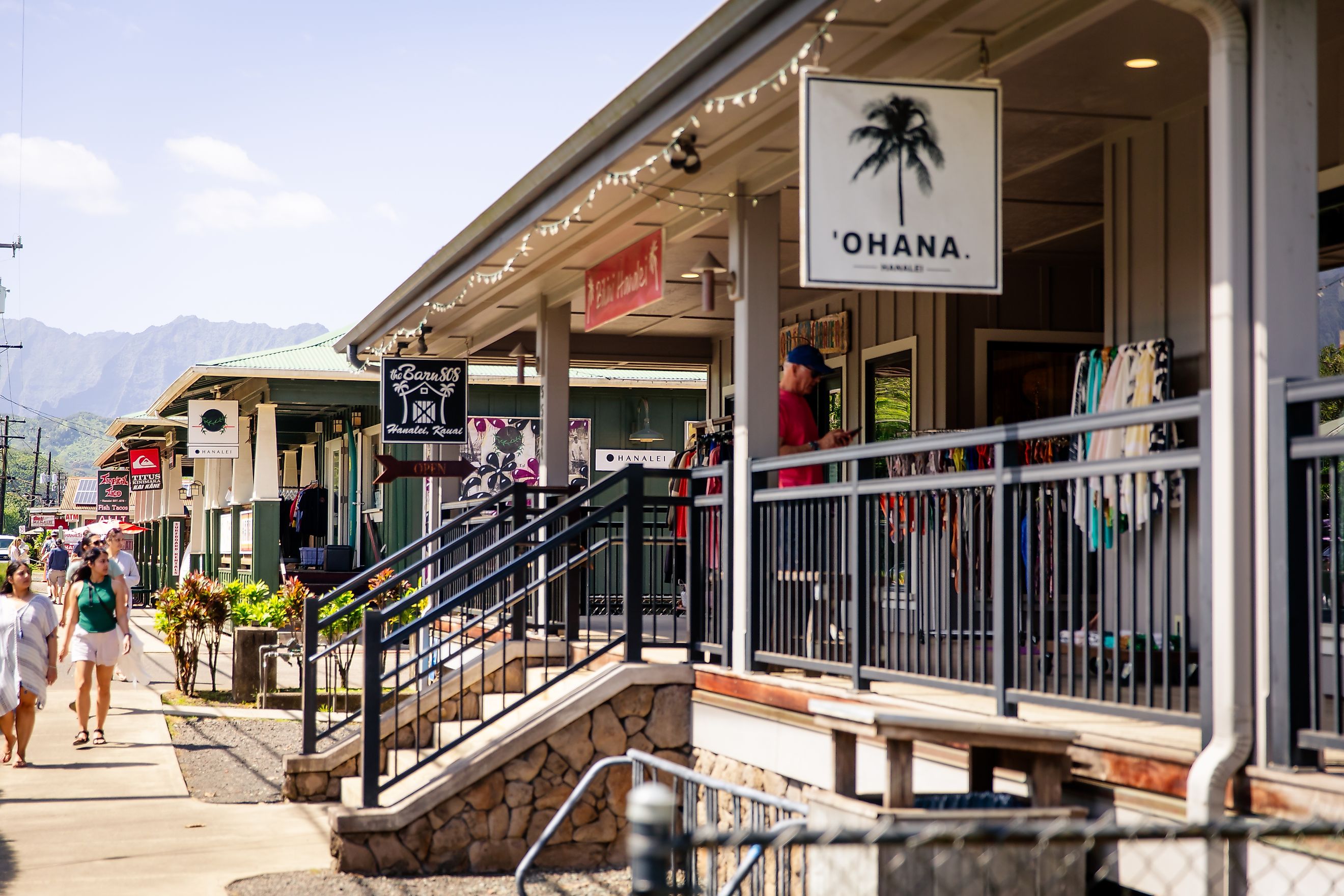 Downtown Hanalei, a beautiful town on the North Shore of the island of Kauai, Hawaii. (Editorial credit: bluestork / Shutterstock.com)