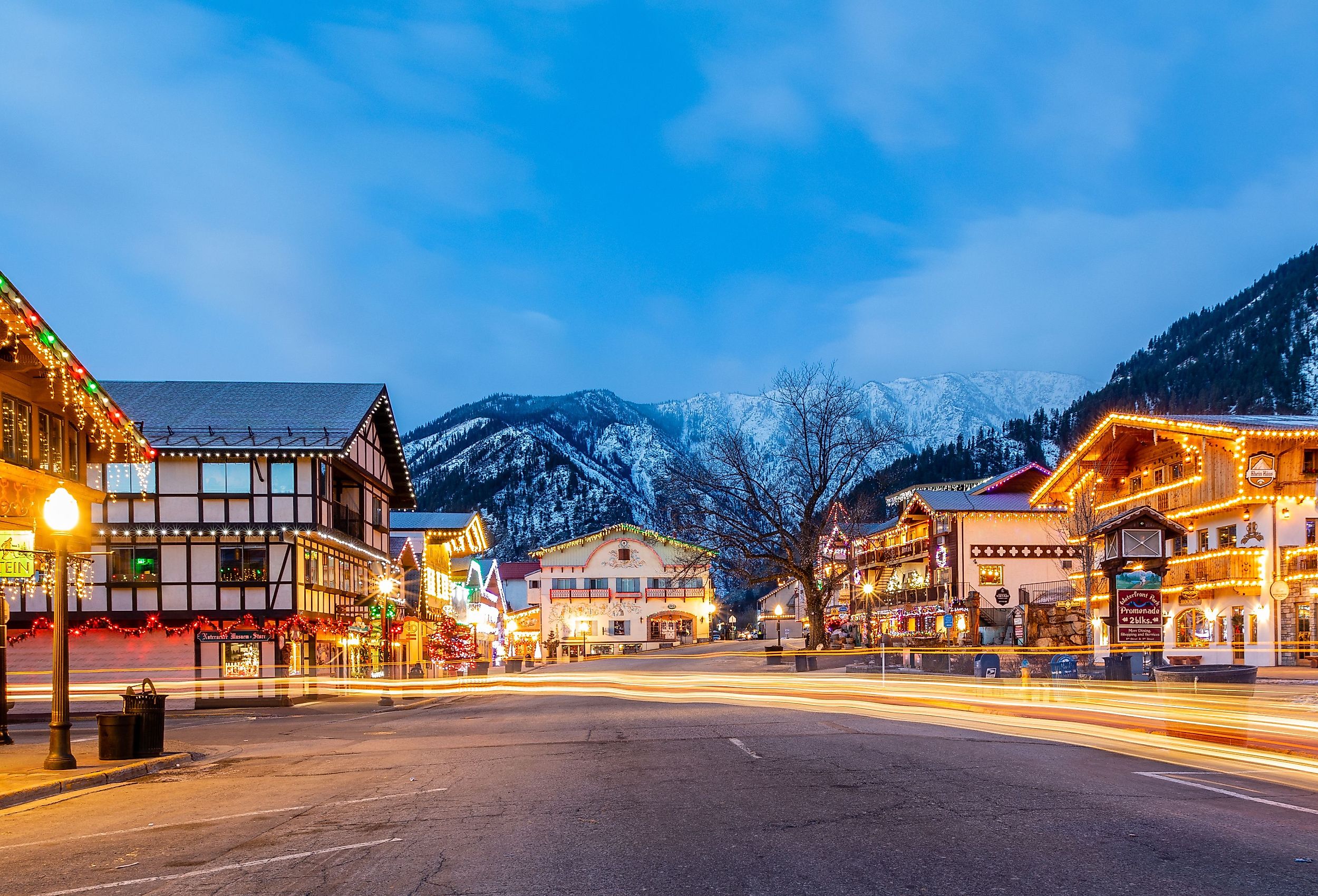 Leavenworth street decorated for the holidays. Image credit Mark A Lee via Shutterstock.