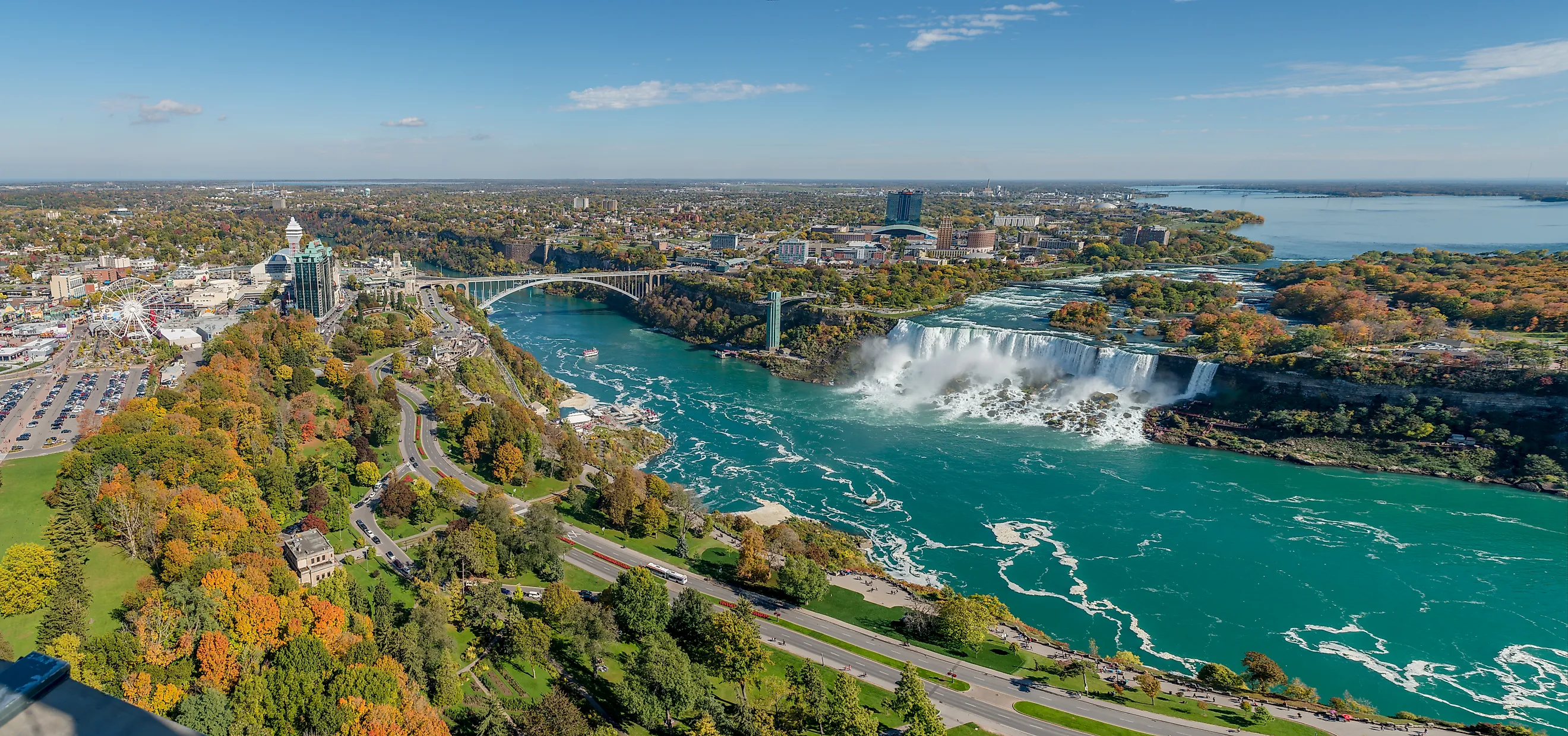 The Niagara Parkway is a scenic 55-kilometer (34-mile) drive in Ontario, Canada, stretching from Fort Erie to Niagara-on-the-Lake along the Niagara River.. Editorial credit: Blue Cat Studio / Shutterstock.com