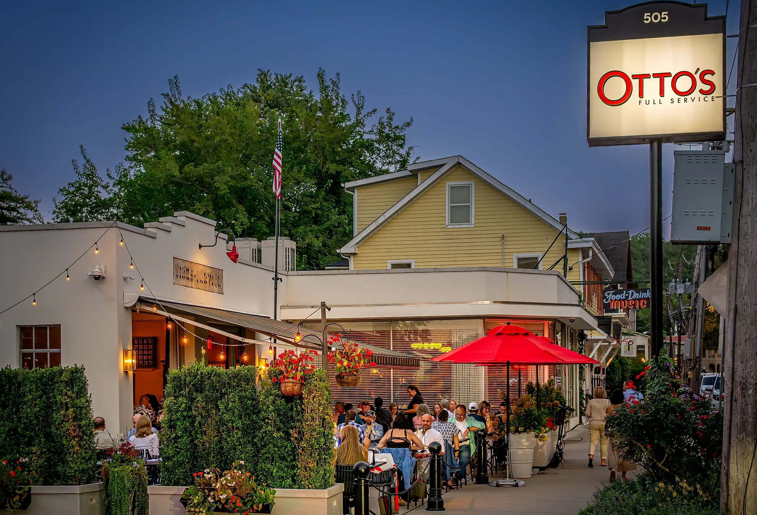 Otto's full-service American restaurant. Image credit Brian Logan Photography via Shutterstock.