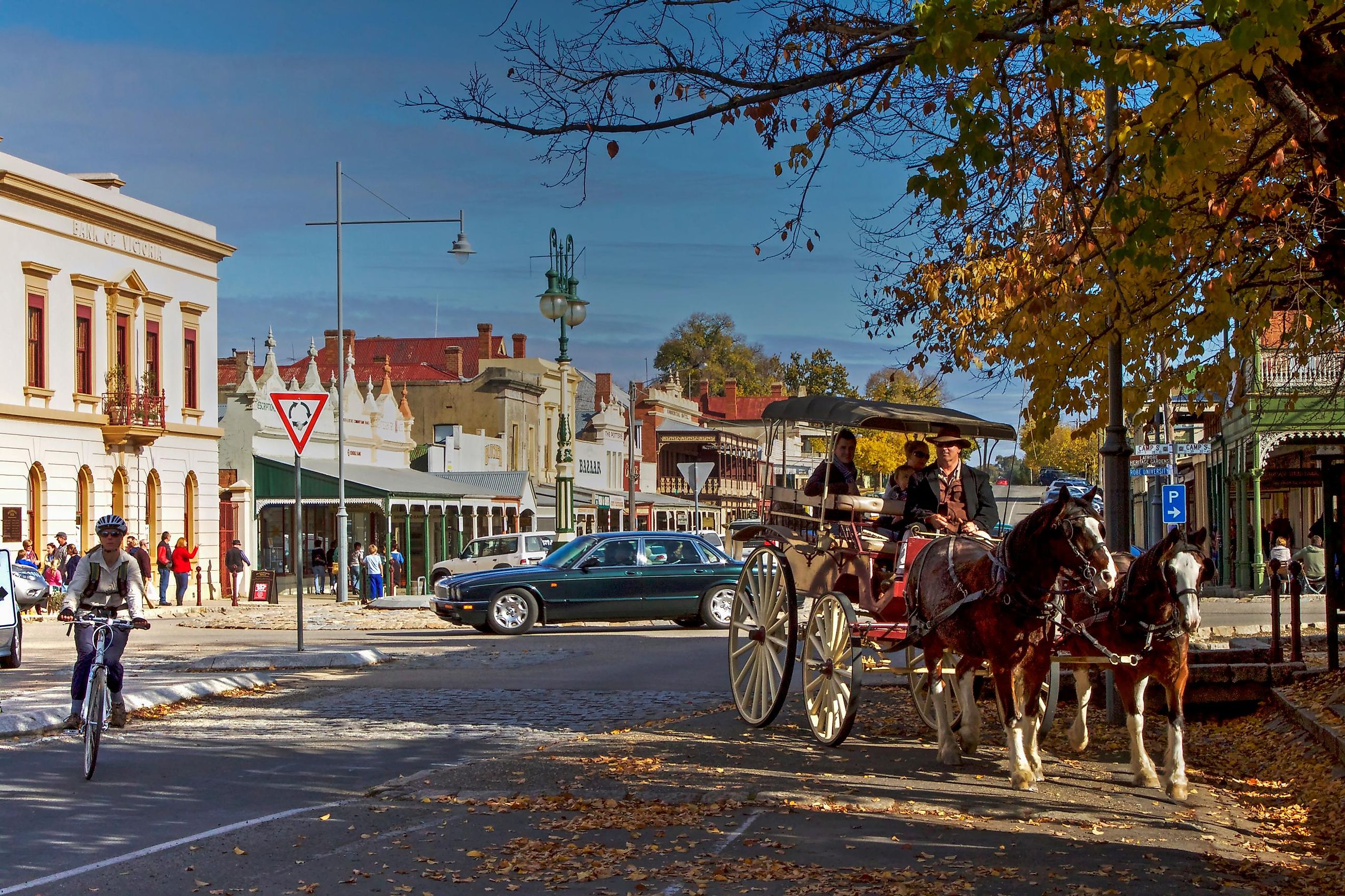 A busy morning in the tourist mecca of historic Beechworth in North West Victoria, Australia.