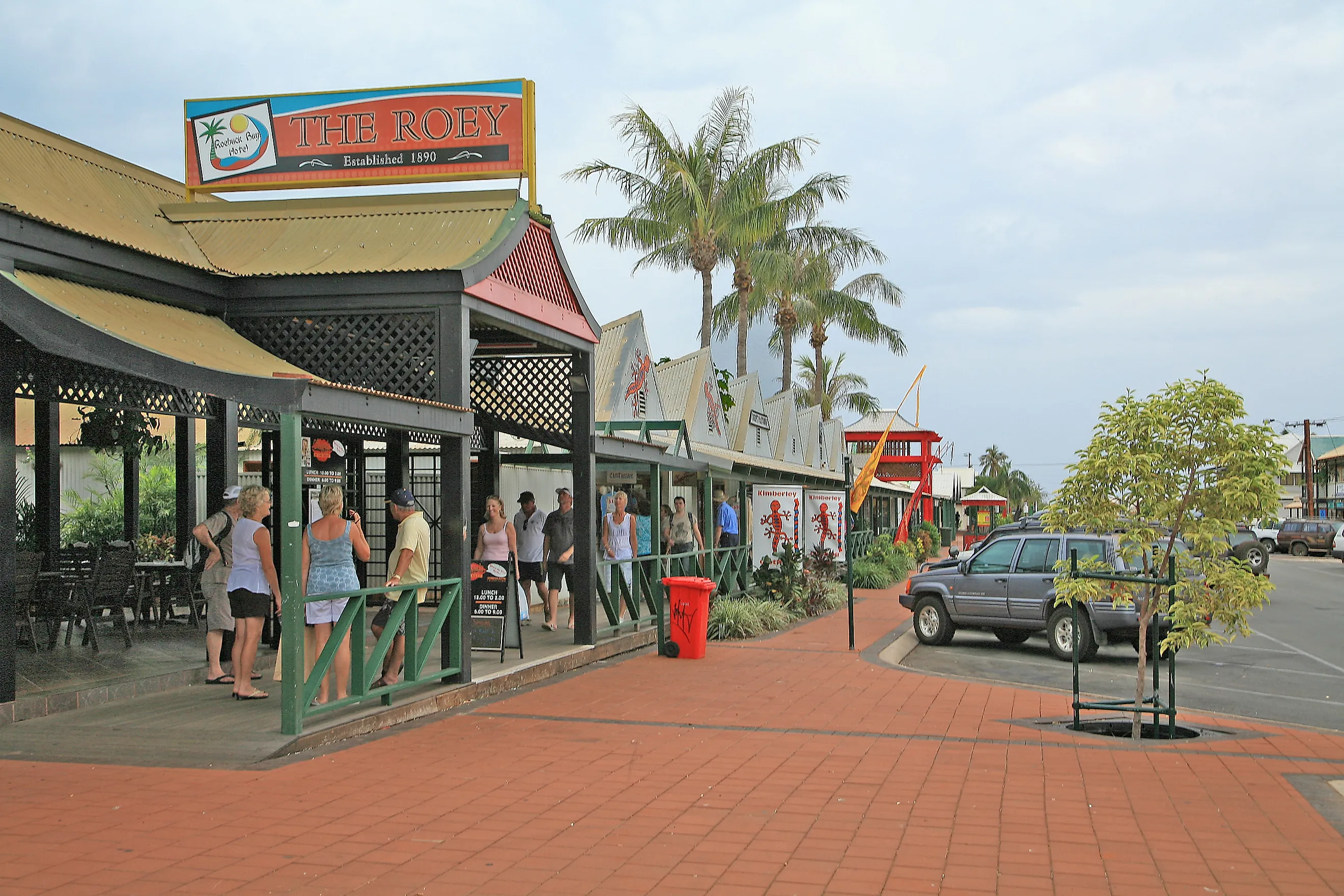 Street view of Broome, Western Australia. By W. Bulach, CC BY-SA 4.0, Wikimedia Commons.