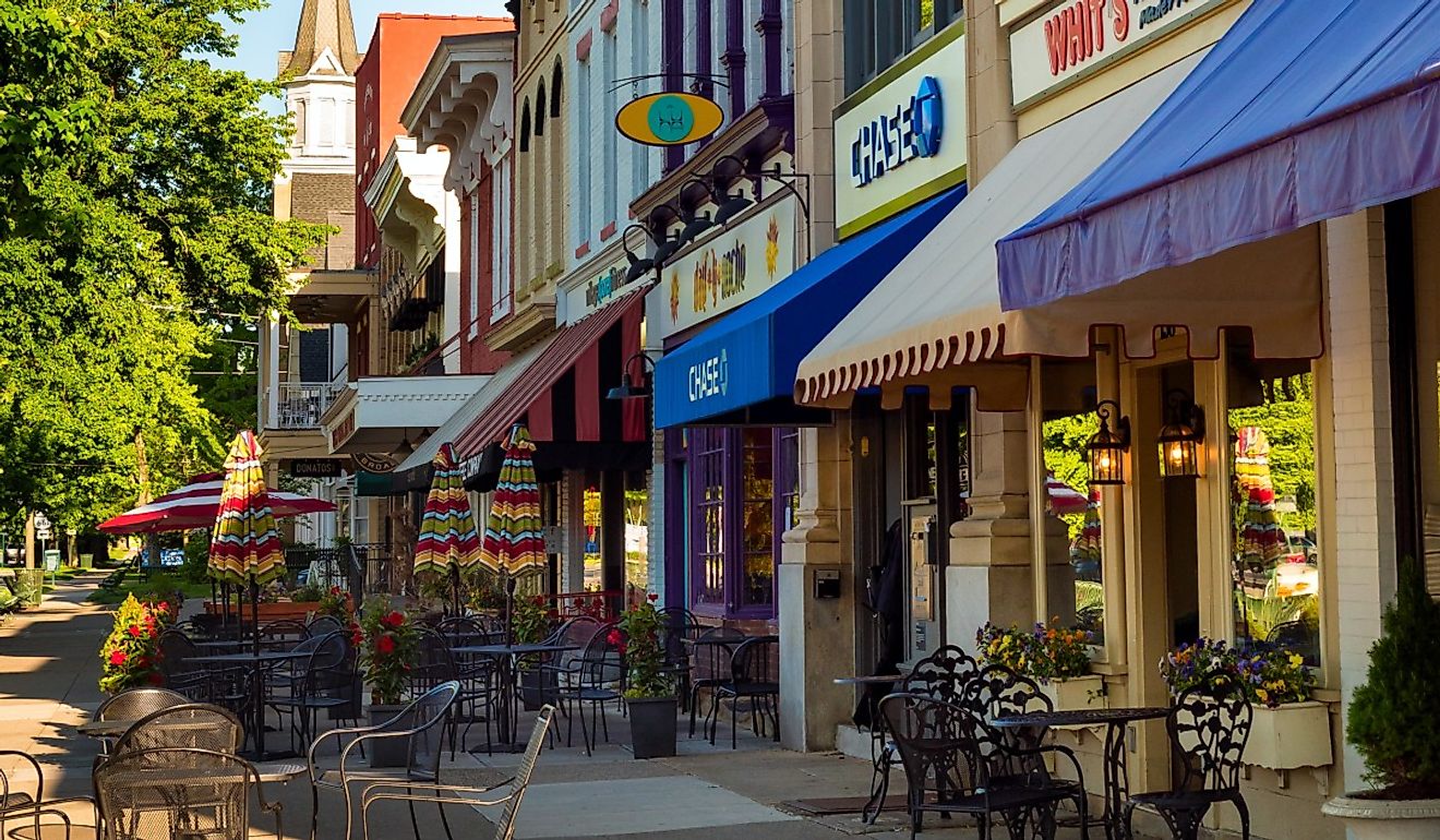 Shops, businesses, and dining establishments in Granville, Ohio. Image credit Kenneth Sponsler via Shutterstock