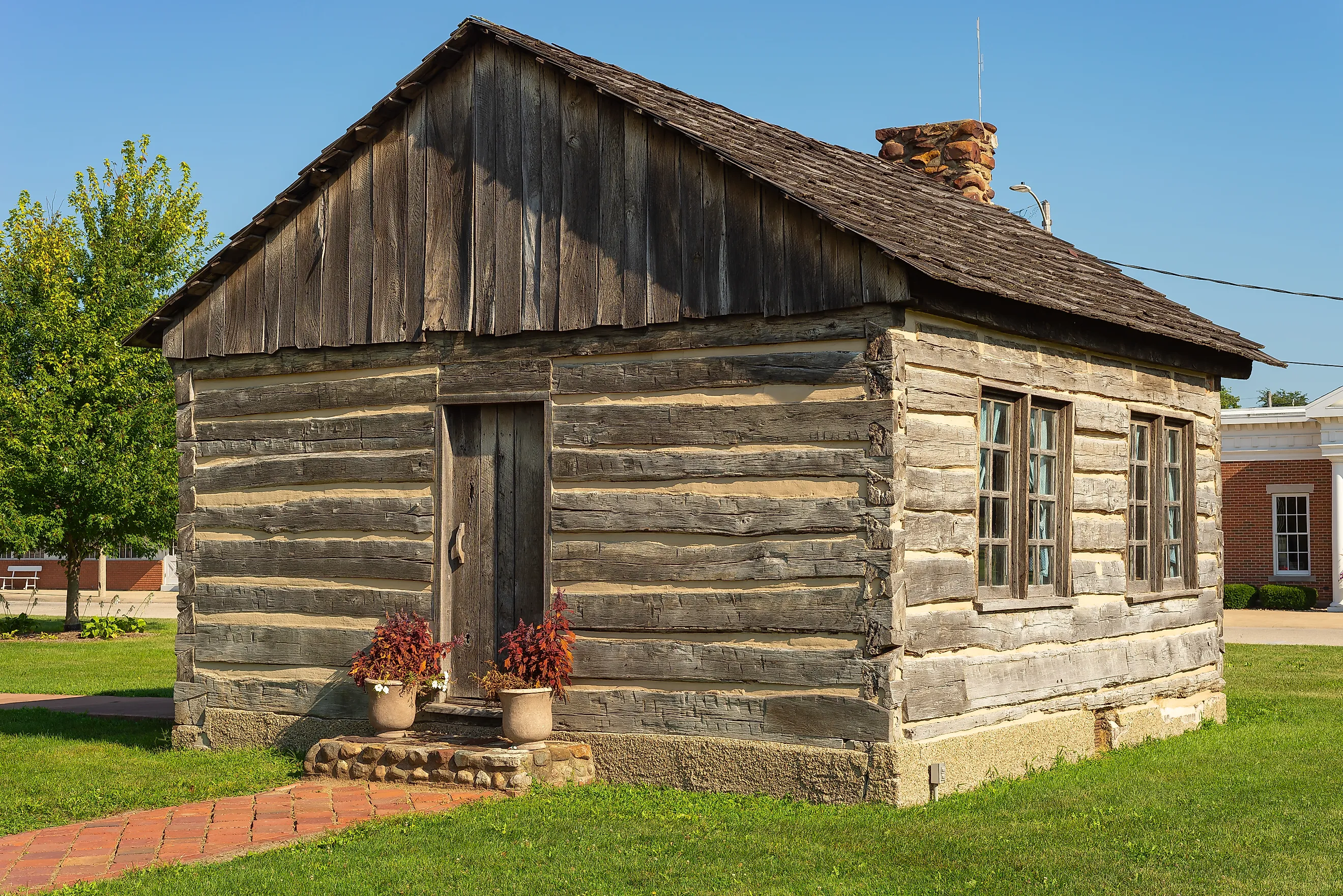The John Sanburn Cabin. Knoxville, Illinois. Editorial credit: Eddie J. Rodriquez / Shutterstock.com