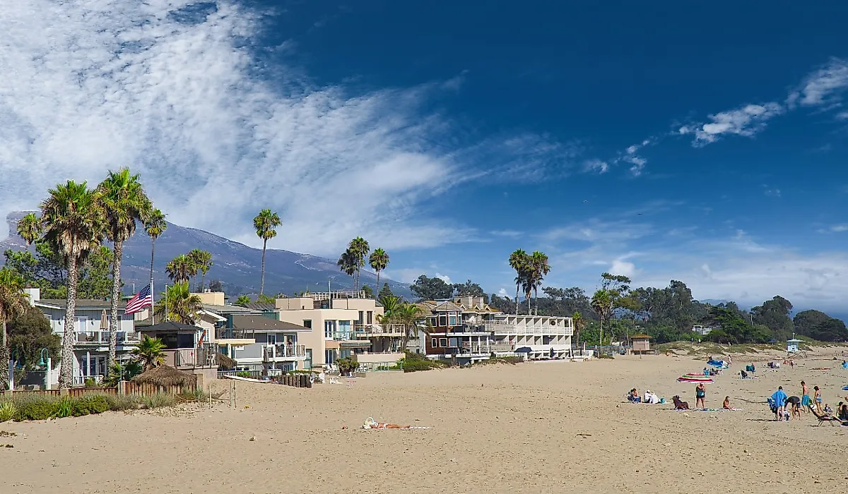 Beach in Carpinteria, California. Image credit L Paul Mann via Shutterstock