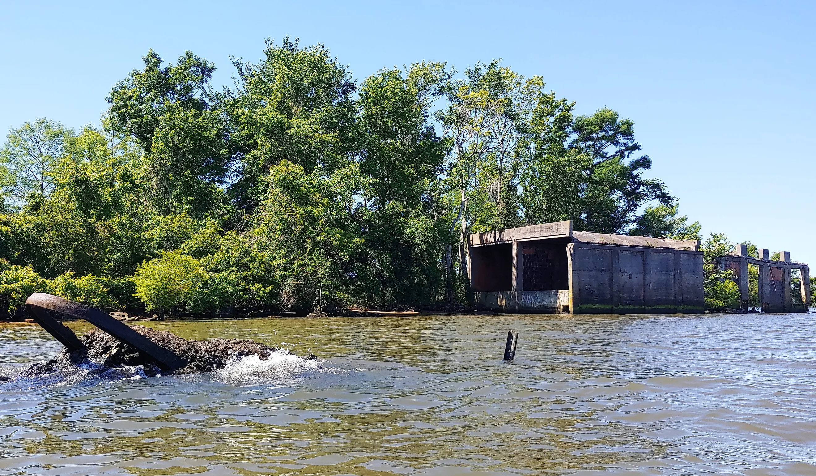 Remnants of Ferguson, SC. By Evanoco - Own work, CC BY-SA 4.0, https://commons.wikimedia.org/w/index.php?curid=89850277 https://creativecommons.org/licenses/by-sa/4.0/