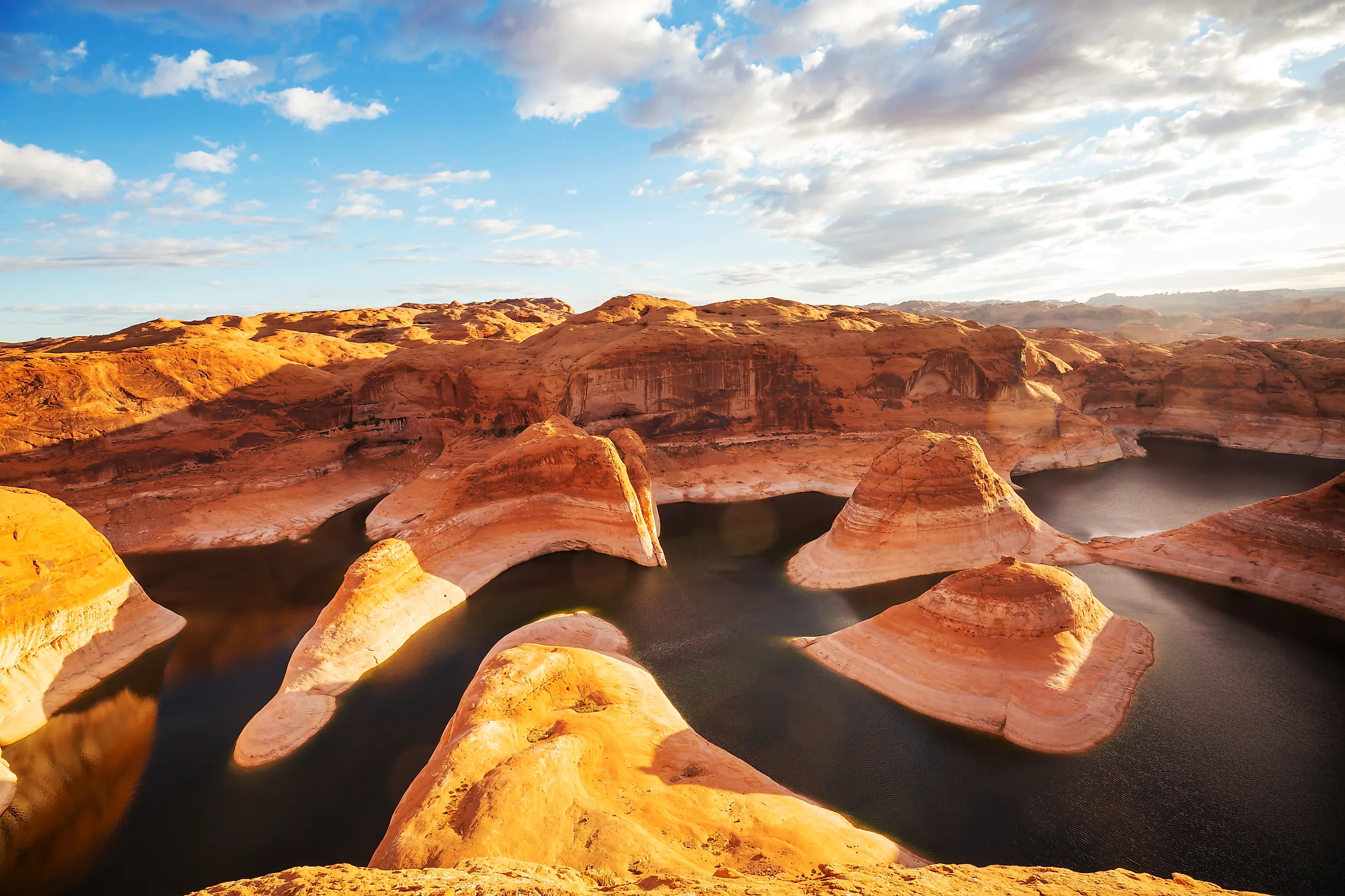 Reflection canyon in Powell lake