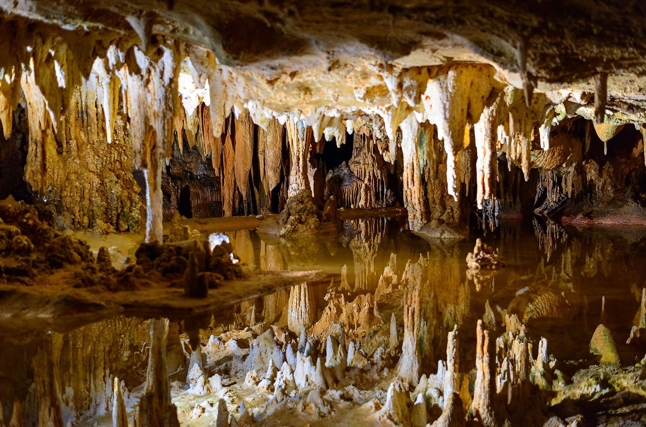 Dream Lake in Luray Caverns, Virginia. 