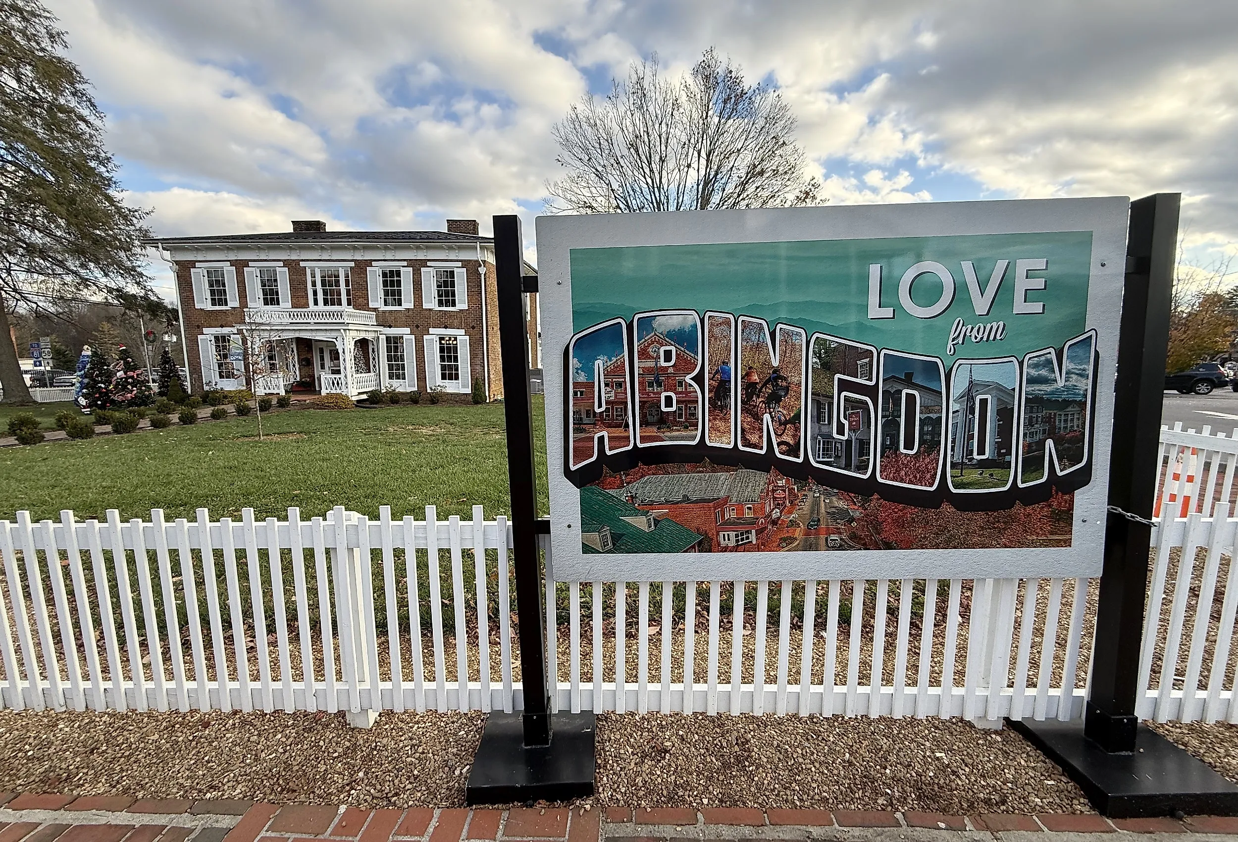 Visitor Center in the town of Abingdon, Virginia. Image credit OJUP via Shutterstock
