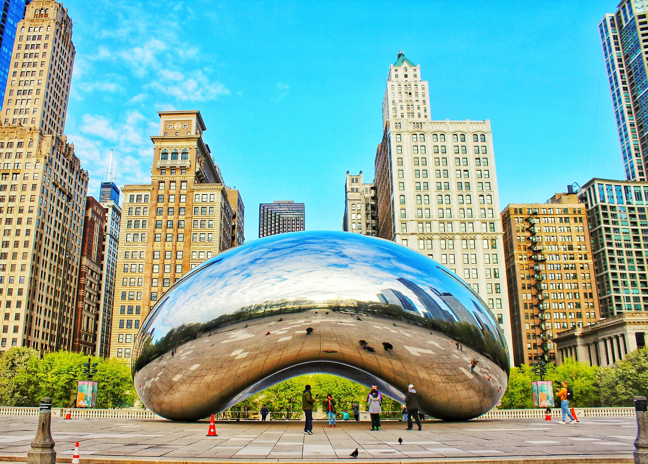 Cloud Gate in Millennium Park, Chicago, Illinois. Image credit: HestiRahayu / Shutterstock.com.