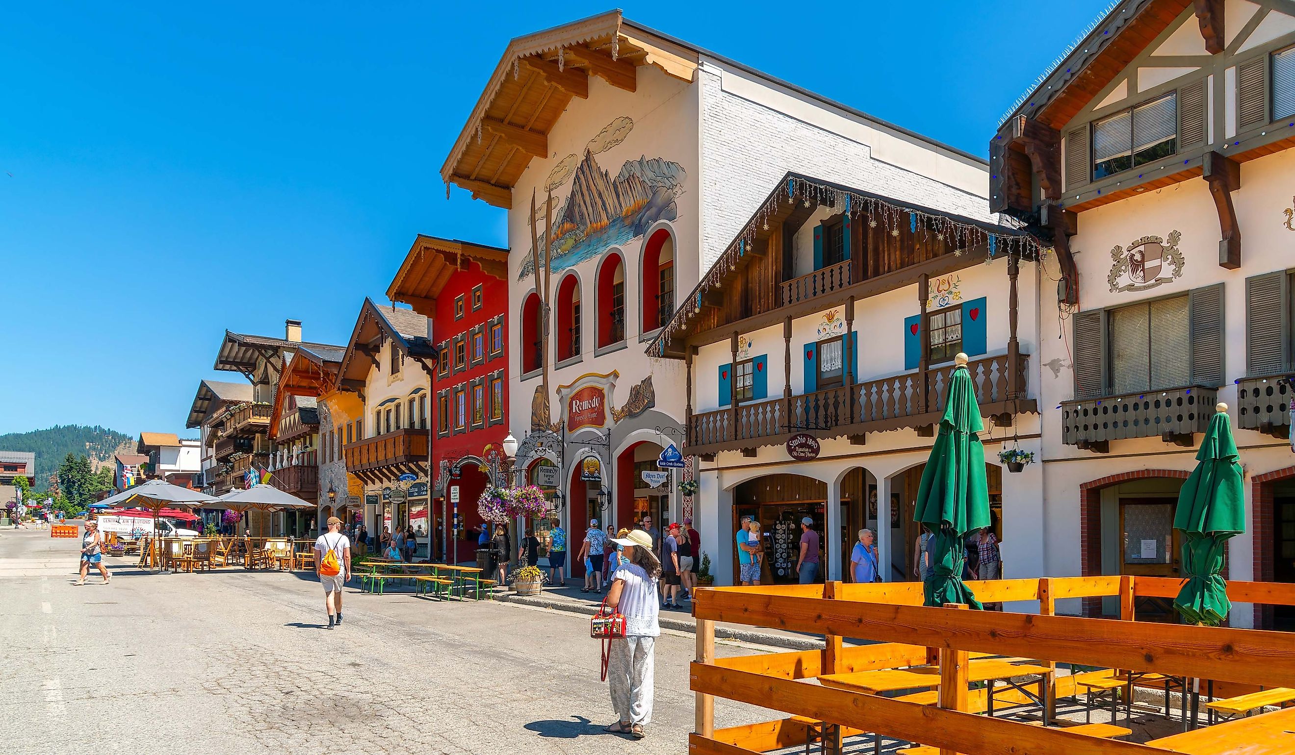 Quaint Bavarian-themed main street of the tourist resort town of Leavenworth, Washington. Editorial credit: Kirk Fisher / Shutterstock.com.