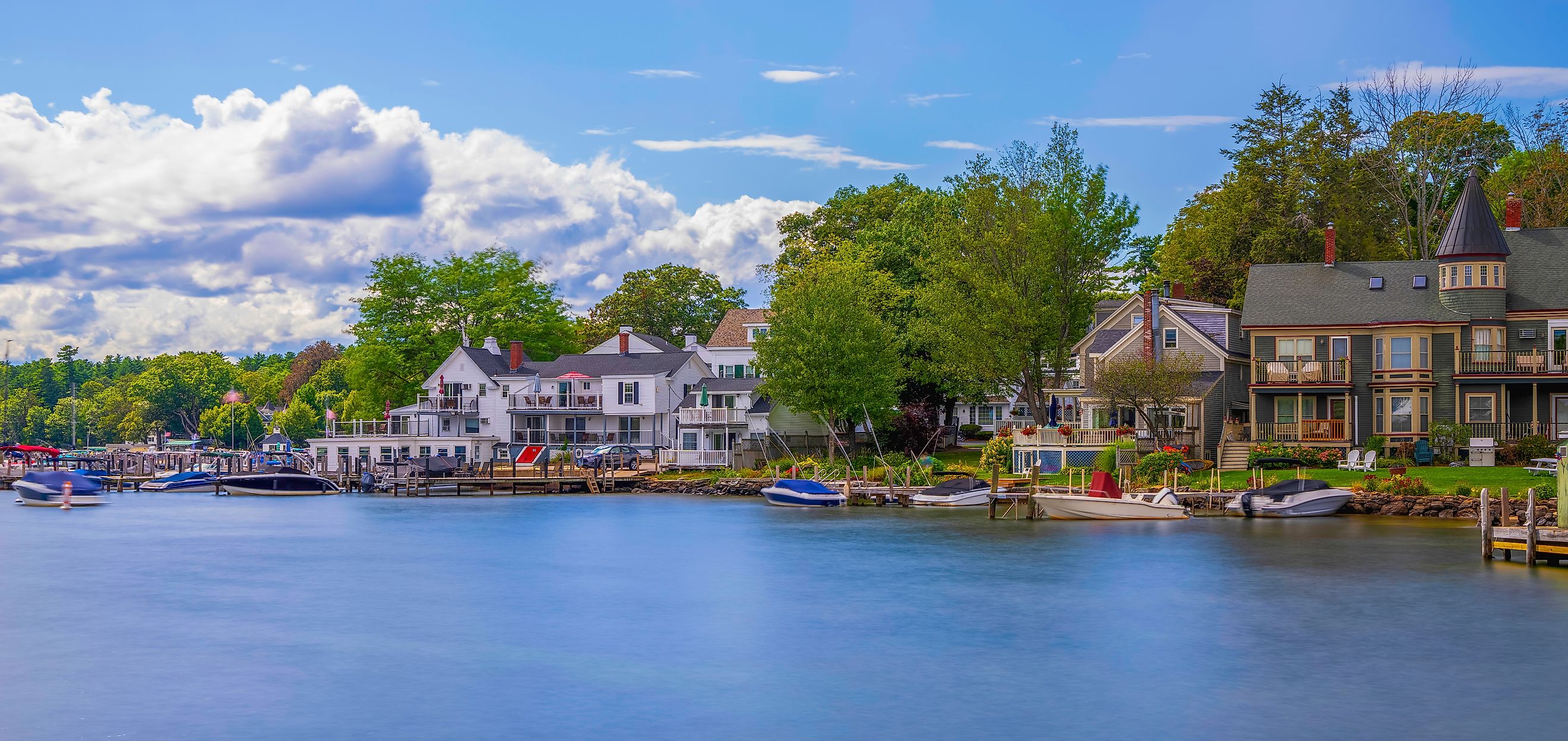 Wolfeboro lakeshore (Credit: NayaDadara via Shutterstock)