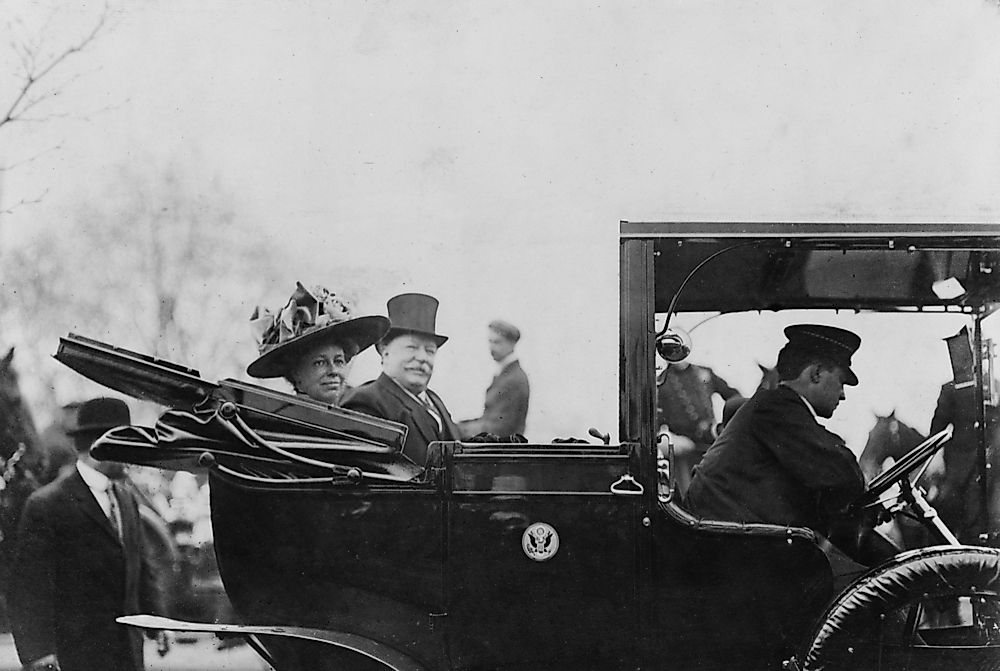 First Lady Helen Taft riding alongside President William Taft, in the early 1900s.