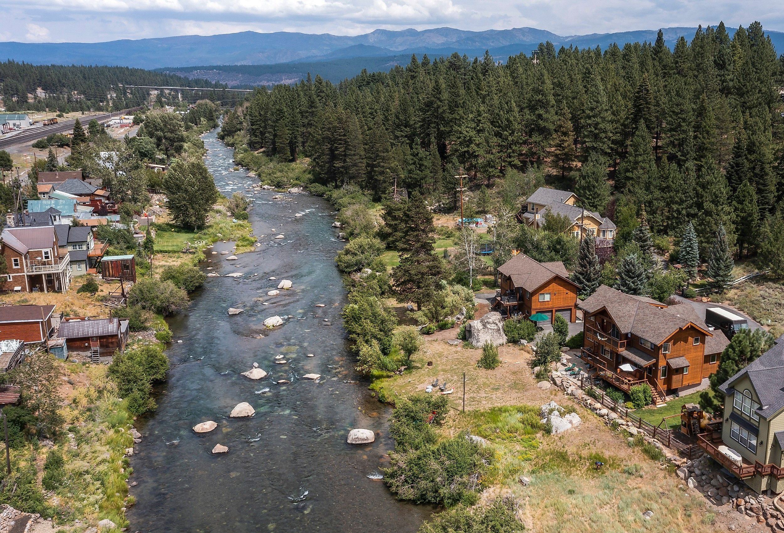 Afternoon neighborhood view of historic homes in Truckee, California.