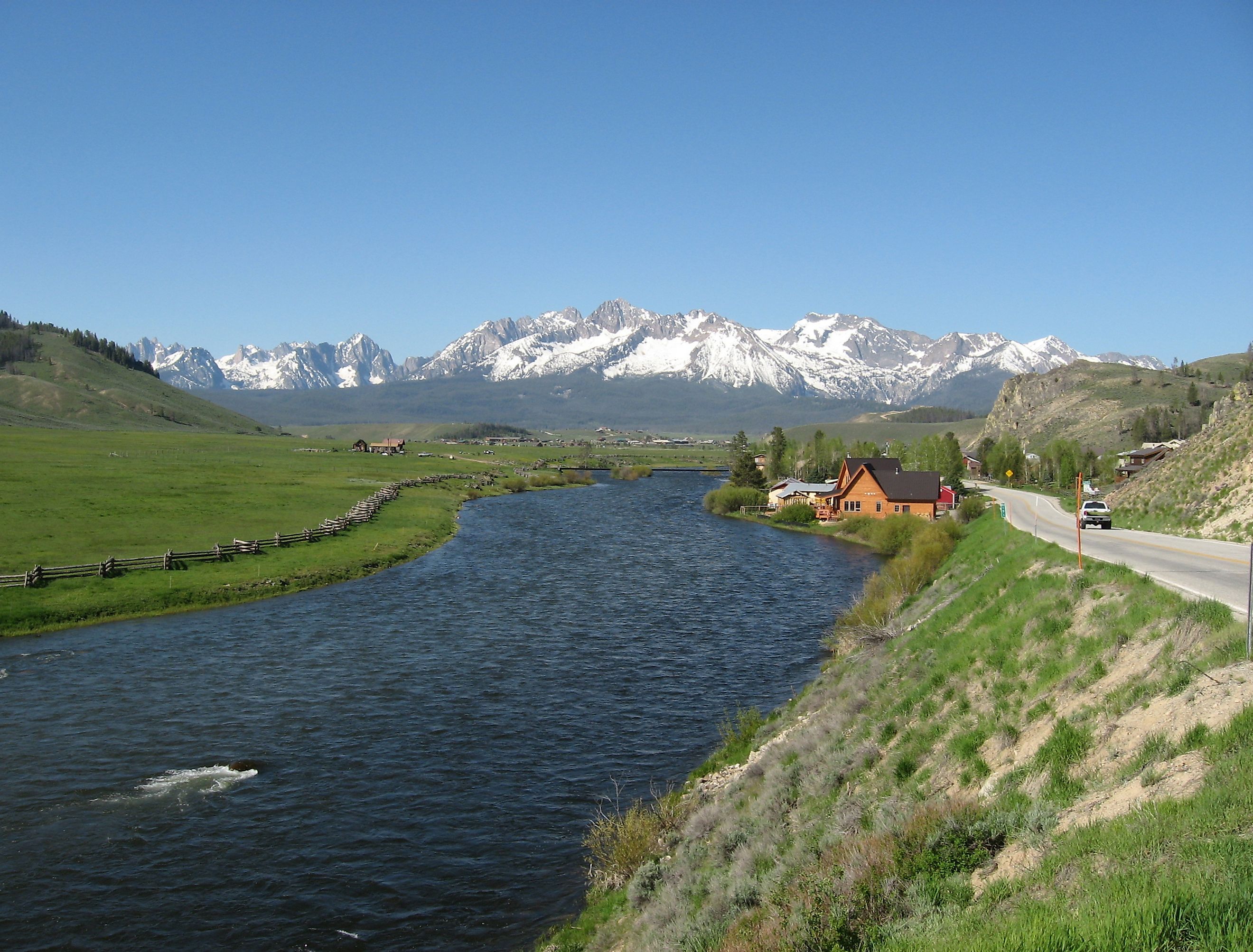Salmon River and Sawtooth Mountains in Stanley, Idaho. Image credit: Fredlyfish4 via shutterstock