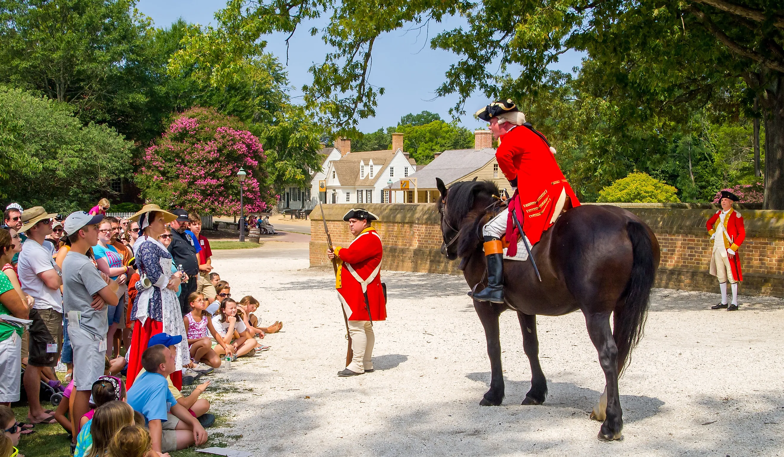 An actor playing Benedict Arnold, with a crowd in attendance, at Colonial Williamsburg, Virginia. Image credit: Michael Gordon / Shutterstock.com.