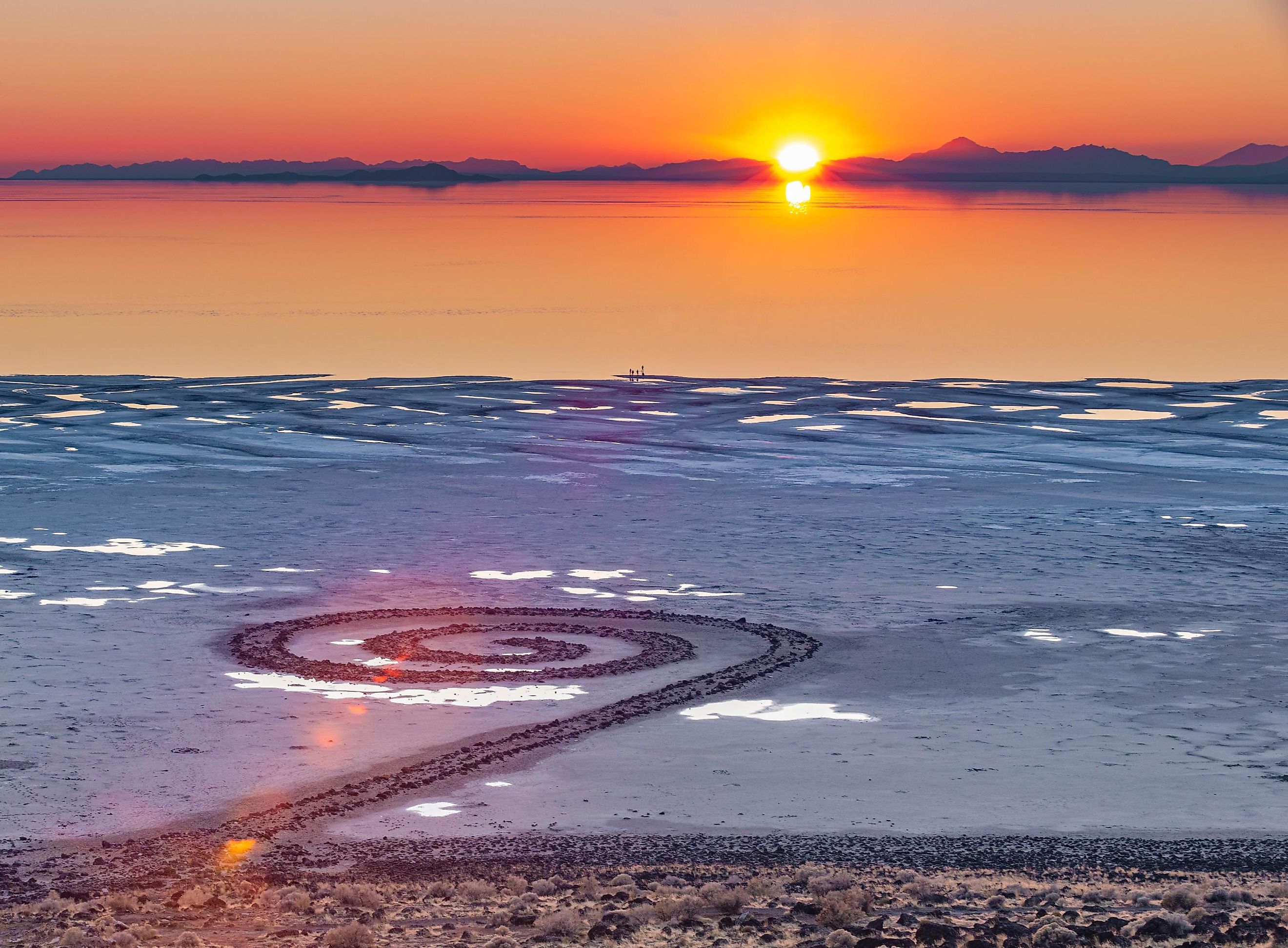Spiral Jetty is a giant earthwork sculpture by Robert Smithson in the Great Salt Lake of northern Utah, United States.