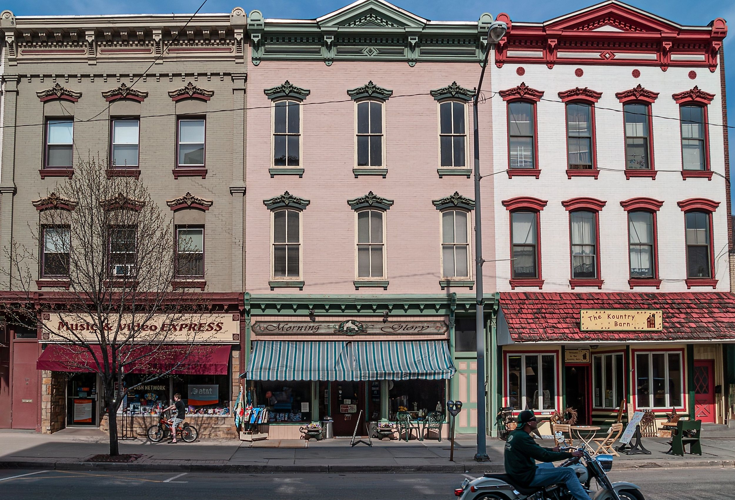 A look at Main St with classic storefronts in Honesdale, PA. Image credit Andrew F. Kazmierski via Shutterstock.