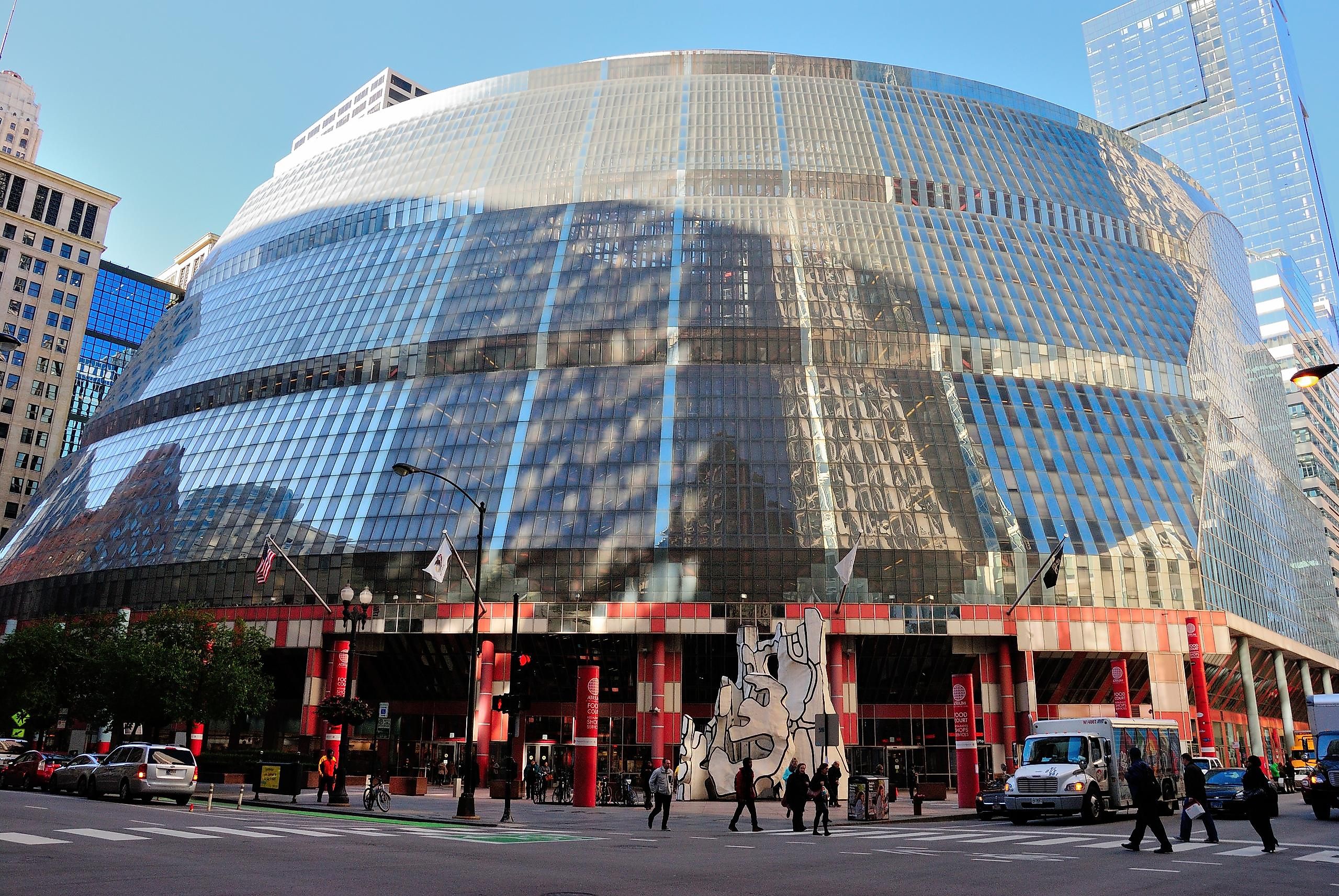 The James R. Thompson Center was built in 1985, and the first reactions were divisive.Image credit: Nina Alizada / Shutterstock.com