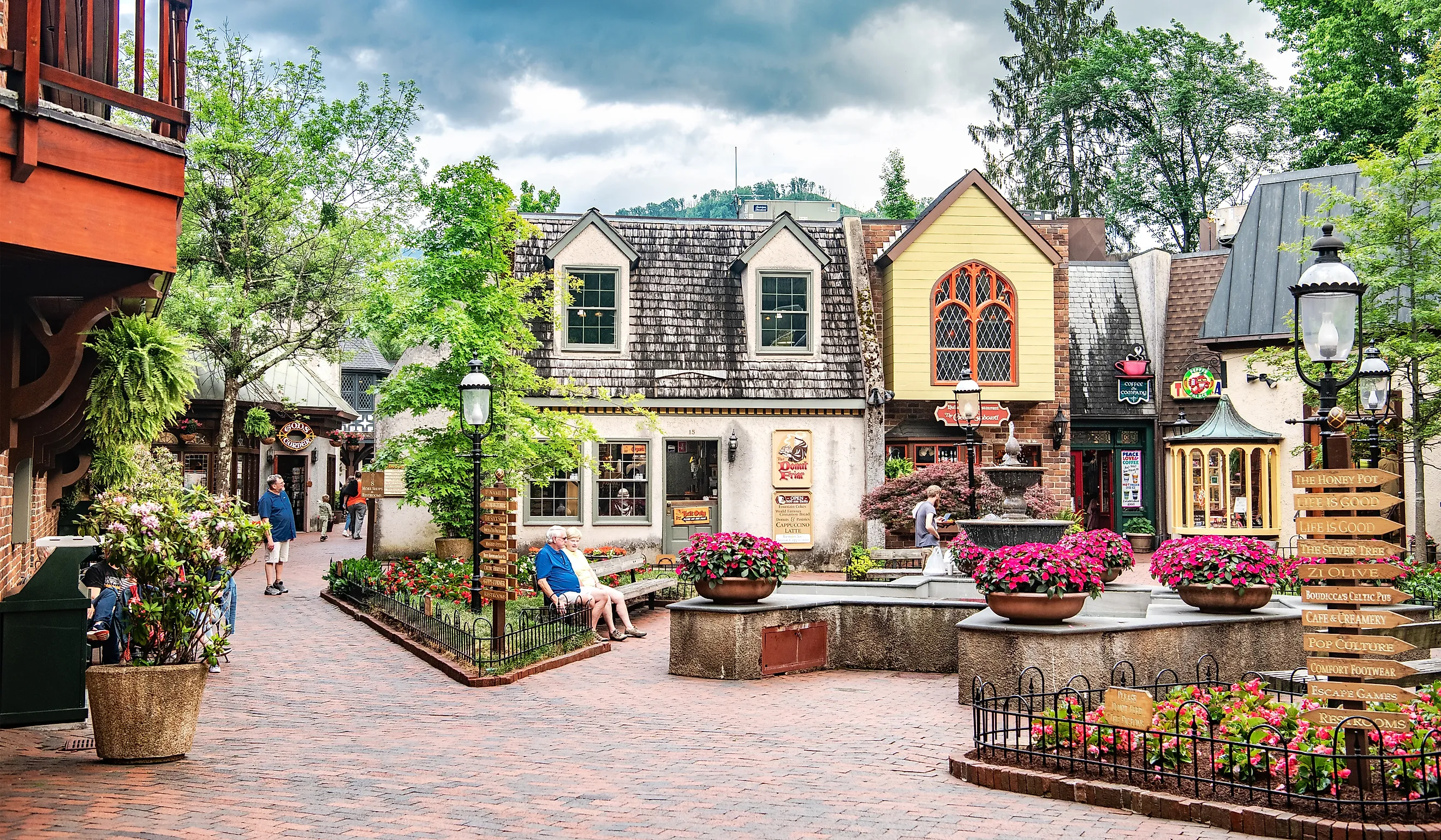 The bustling tourist city of Gatlinburg, Tennessee. Editorial credit: Kosoff / Shutterstock