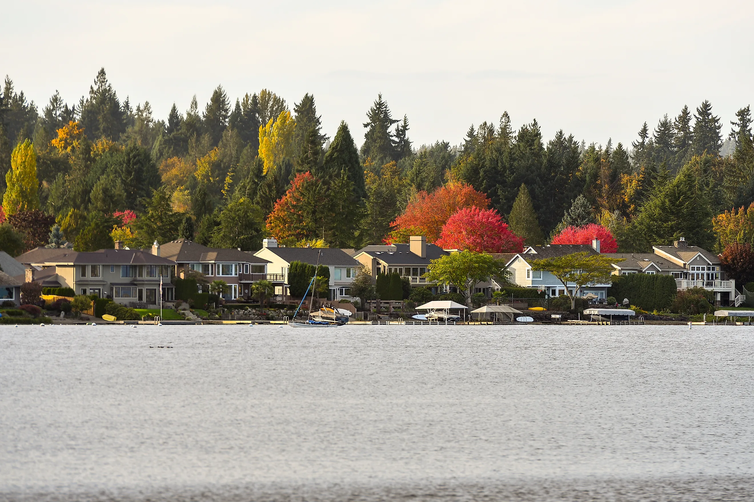 Waterfront homes in Lake Sammamish, Washington-USA