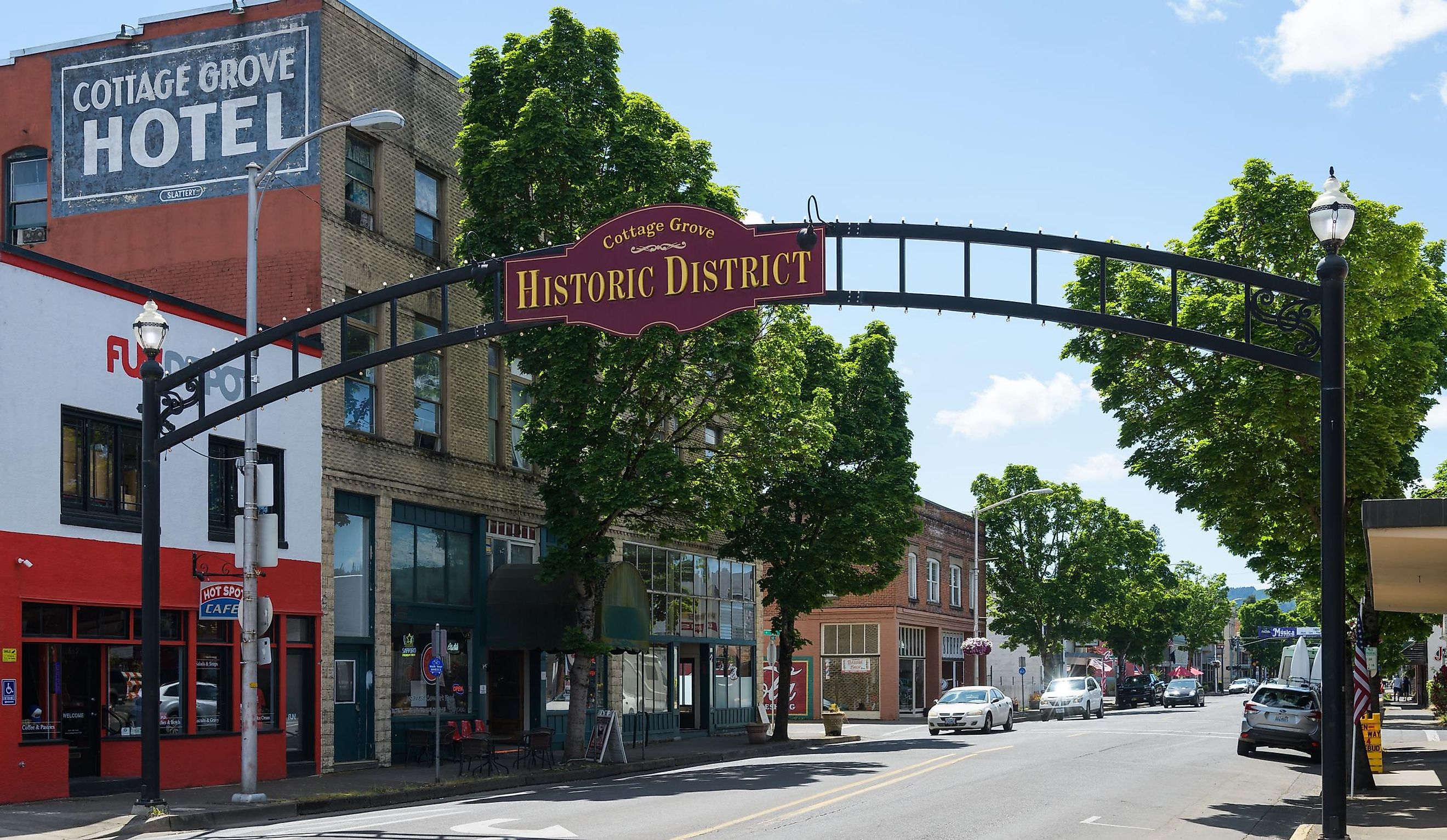 Arched sign across East Main Street in Cottage Grove Historic District Oregon. Editorial credit: Ian Dewar Photography / Shutterstock.com