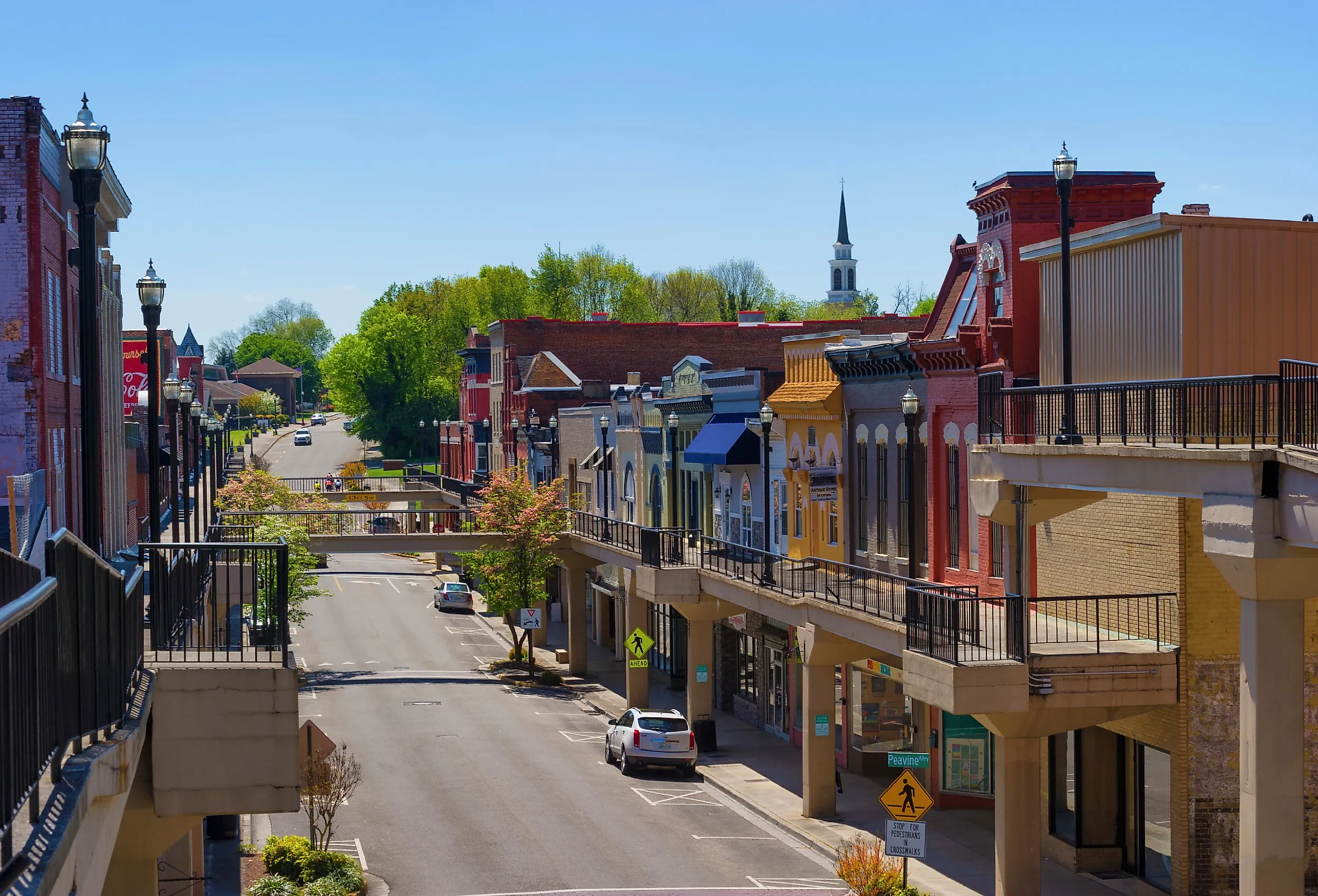 The historic downtown district of Morristown, Tennessee. Image credit Dee Browning via Shutterstock