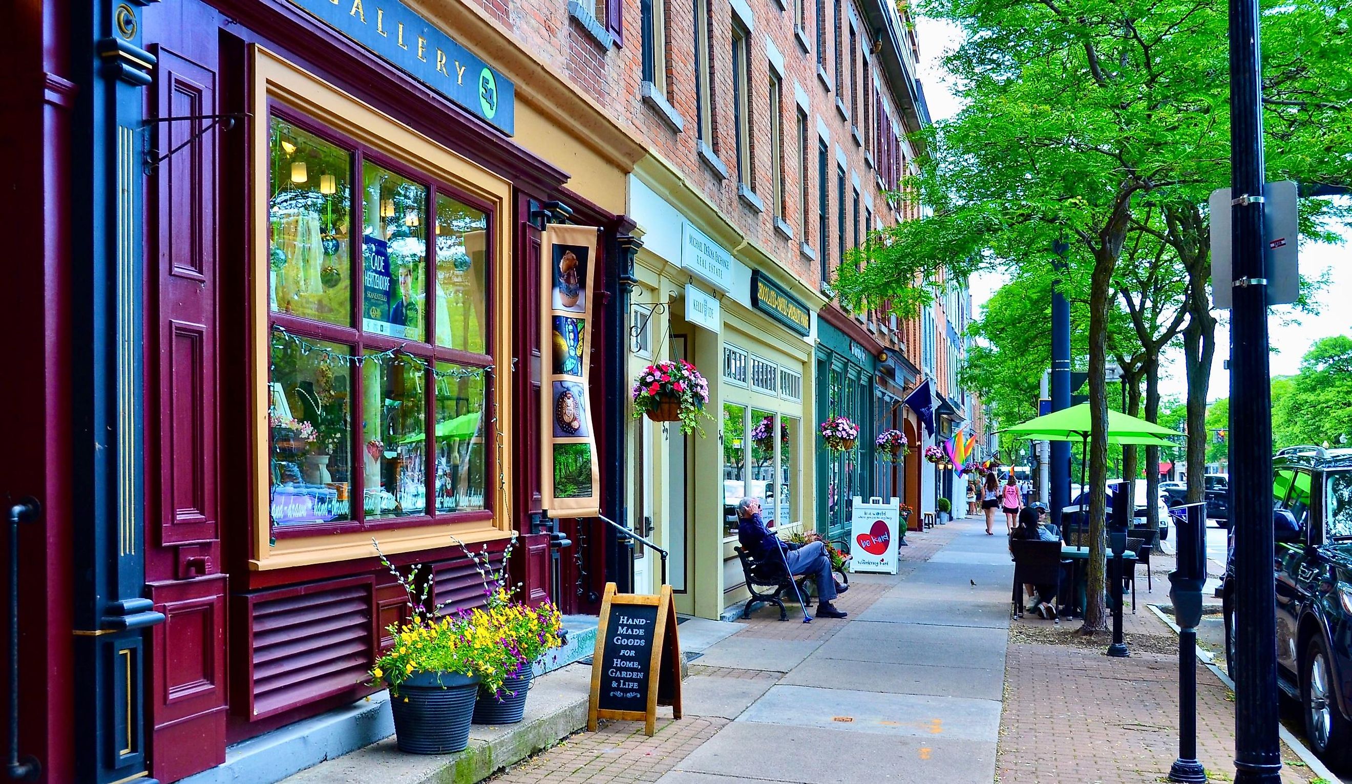 Street view at Skaneateles, a charming lakeside hideaway oozes small-town life. Editorial credit: PQK / Shutterstock.com