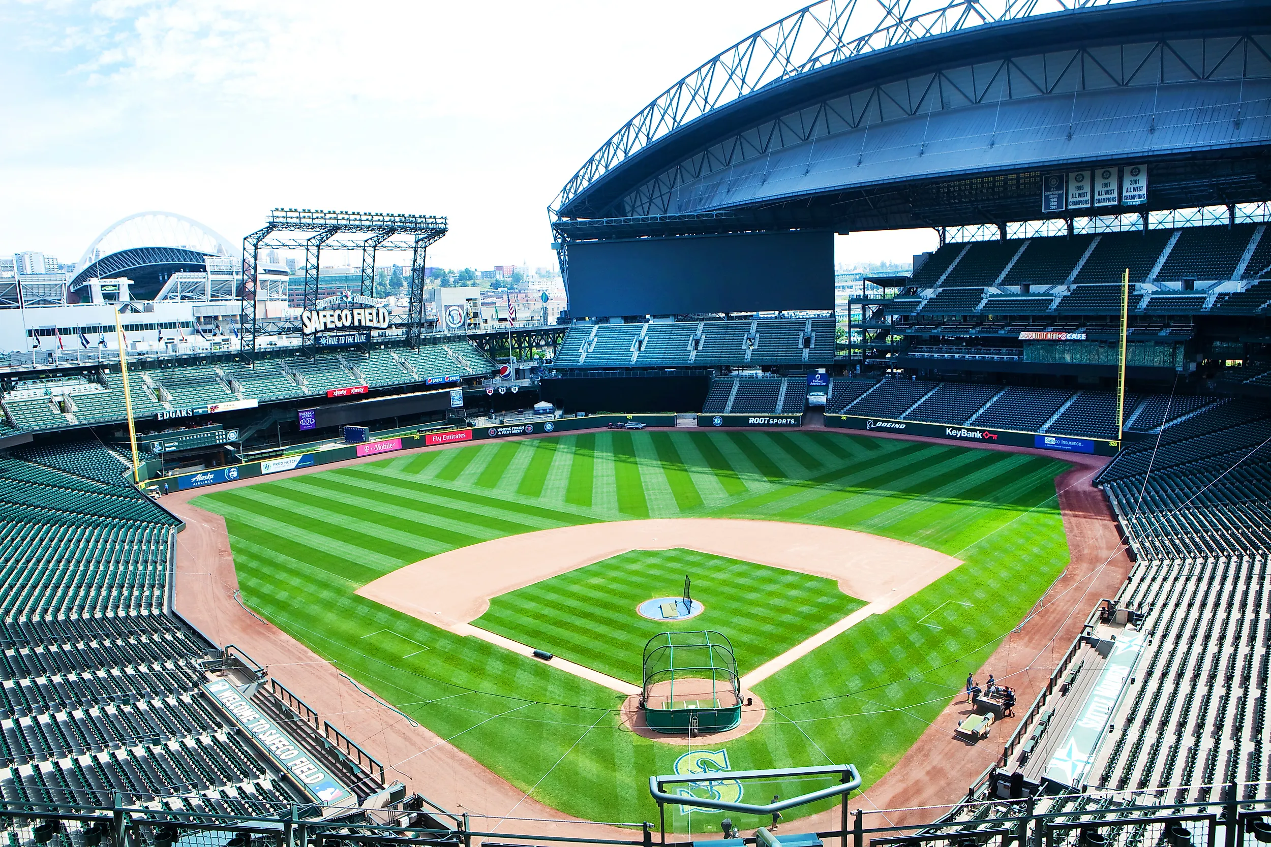 T-Mobile Park in Seattle, Washington is the 3rd largest stadium in the MLB. Editorial credit: MNAphotography / Shutterstock.com