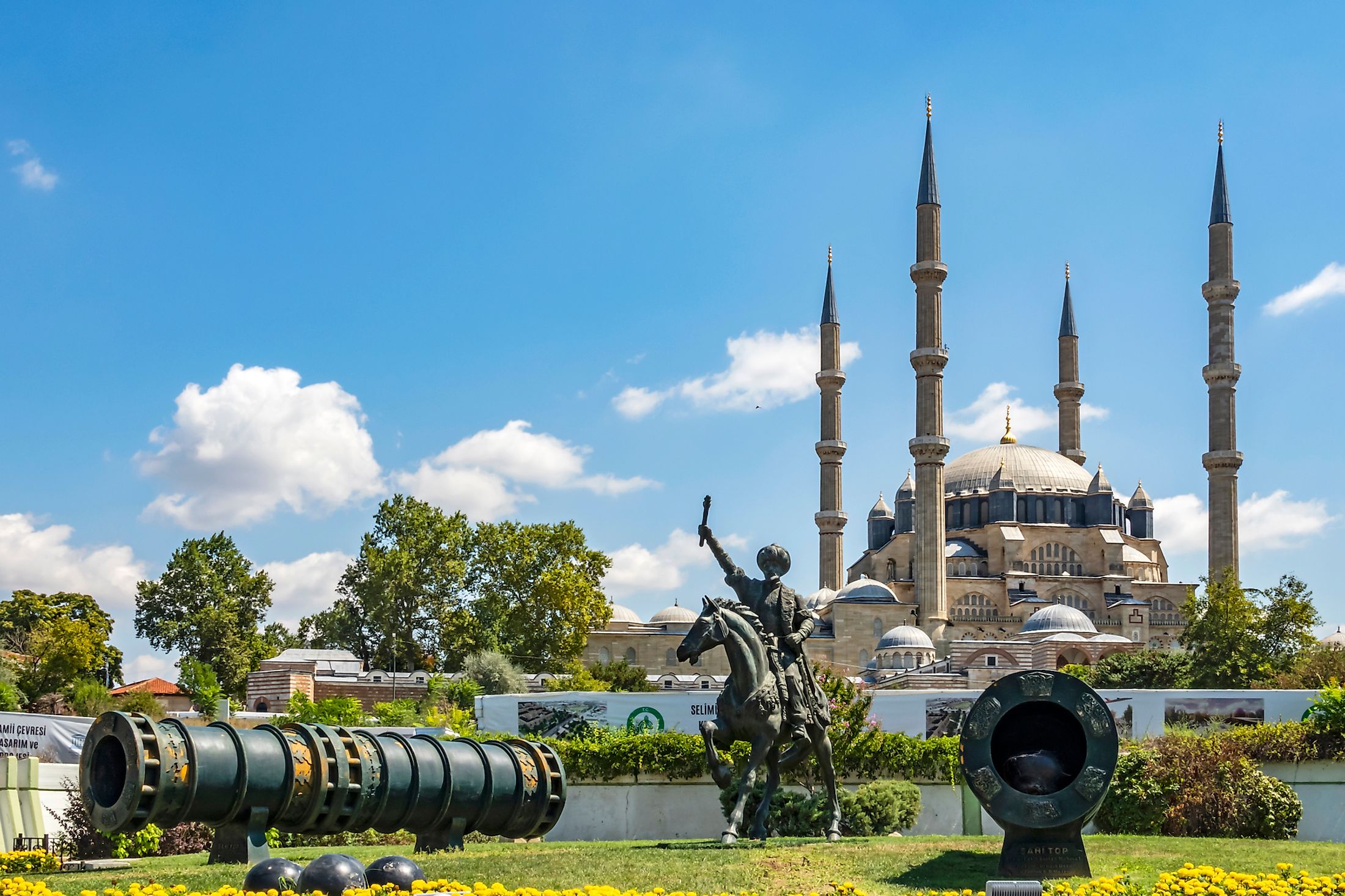 The Selimiye Mosque, an Ottoman imperial mosque in Turkey. Editorial credit: yilmazsavaskandag / Shutterstock.com
