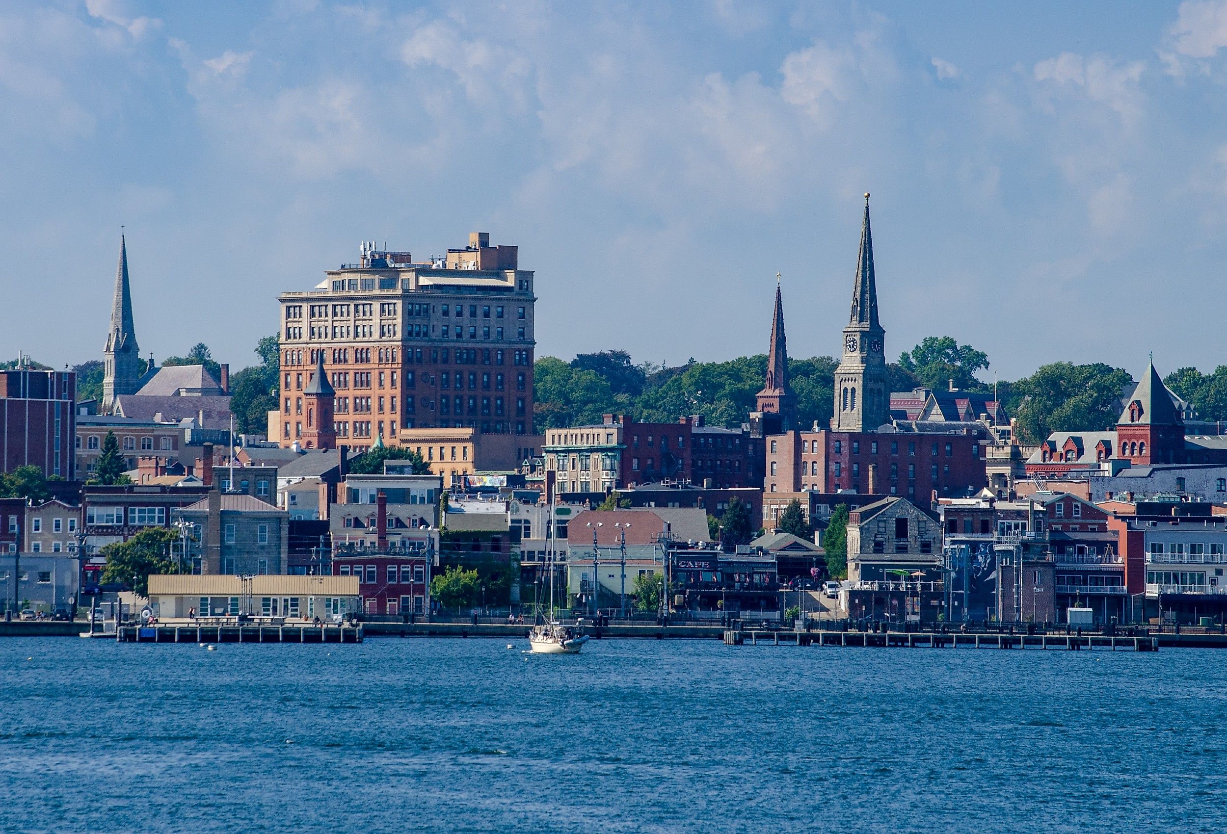 Skyline of the city of New London, Connecticut.
