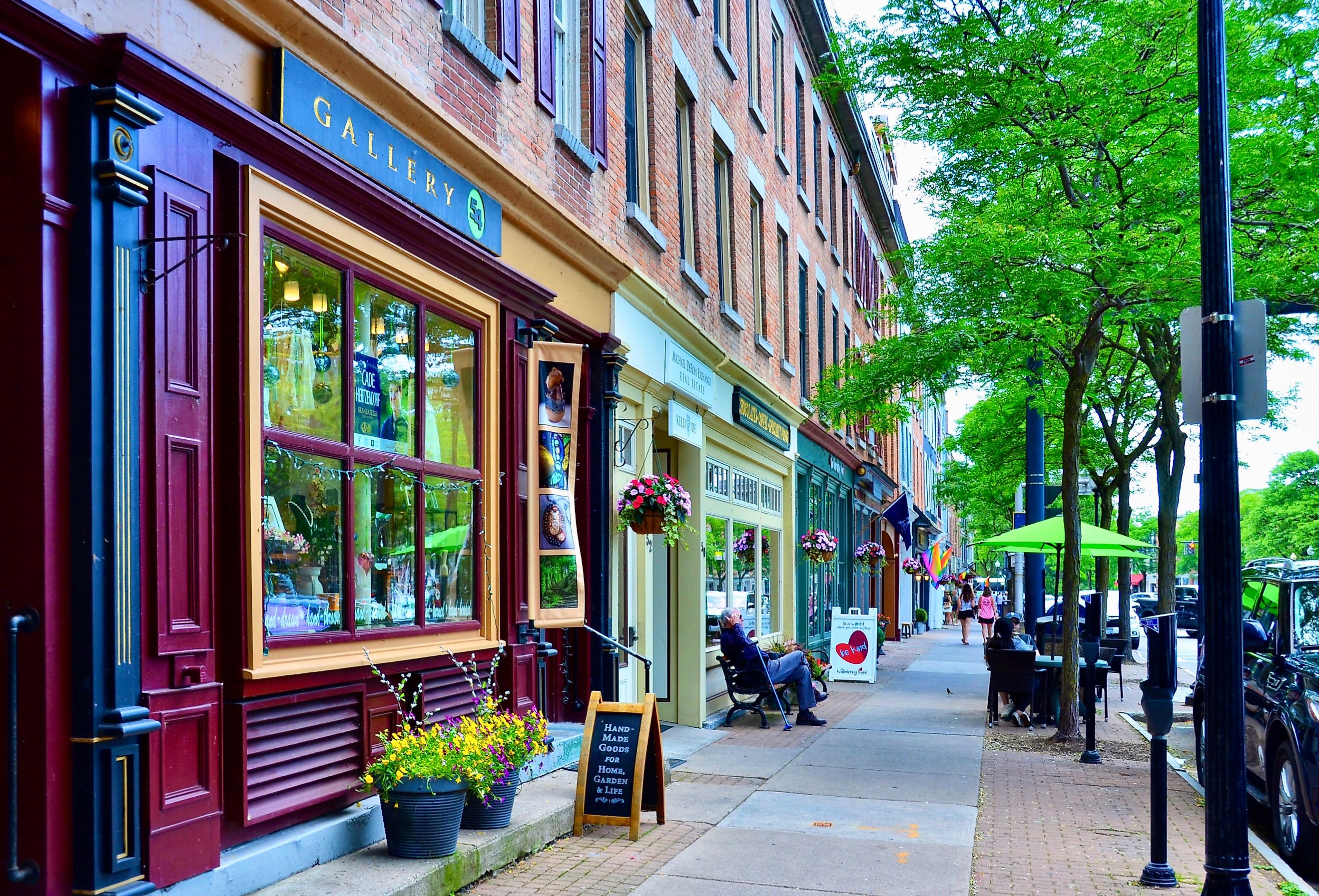 Street view of Skaneateles. Image credit PQX via Shutterstock.