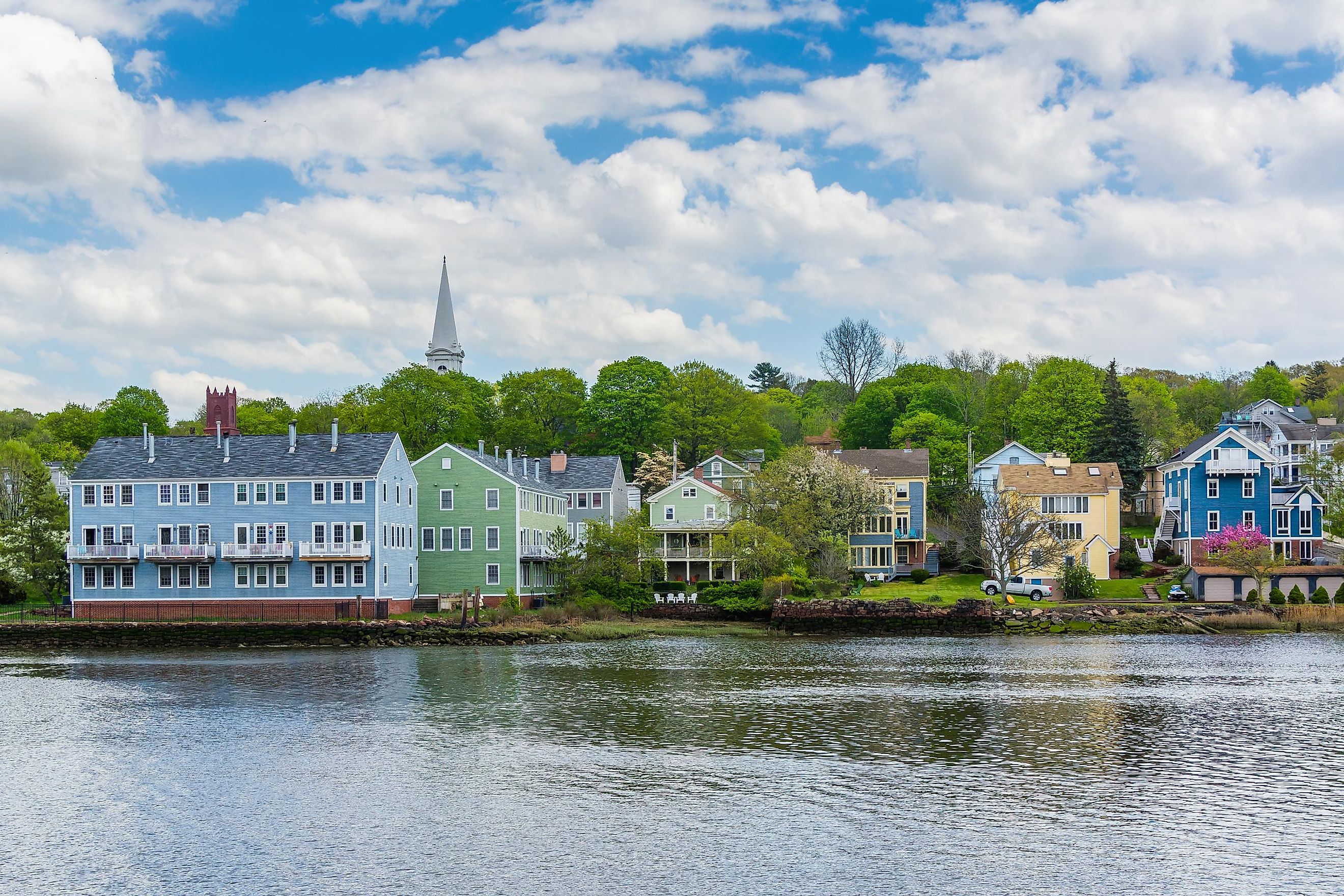 Houses along the Quinnipiac River, in Fair Haven Heights, New Haven