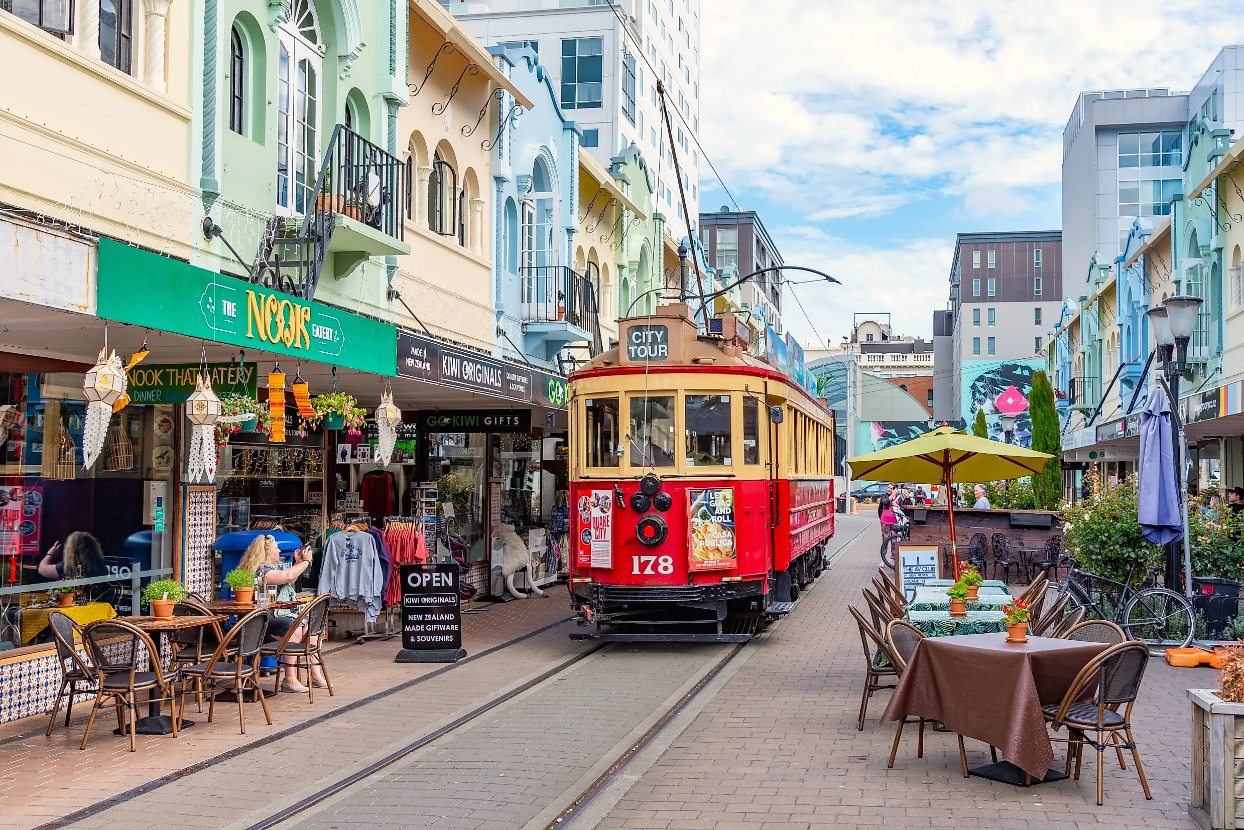 Restaurants at New Regent Street in Christchurch, New Zealand. Image credit: trabantos / Shutterstock.com.