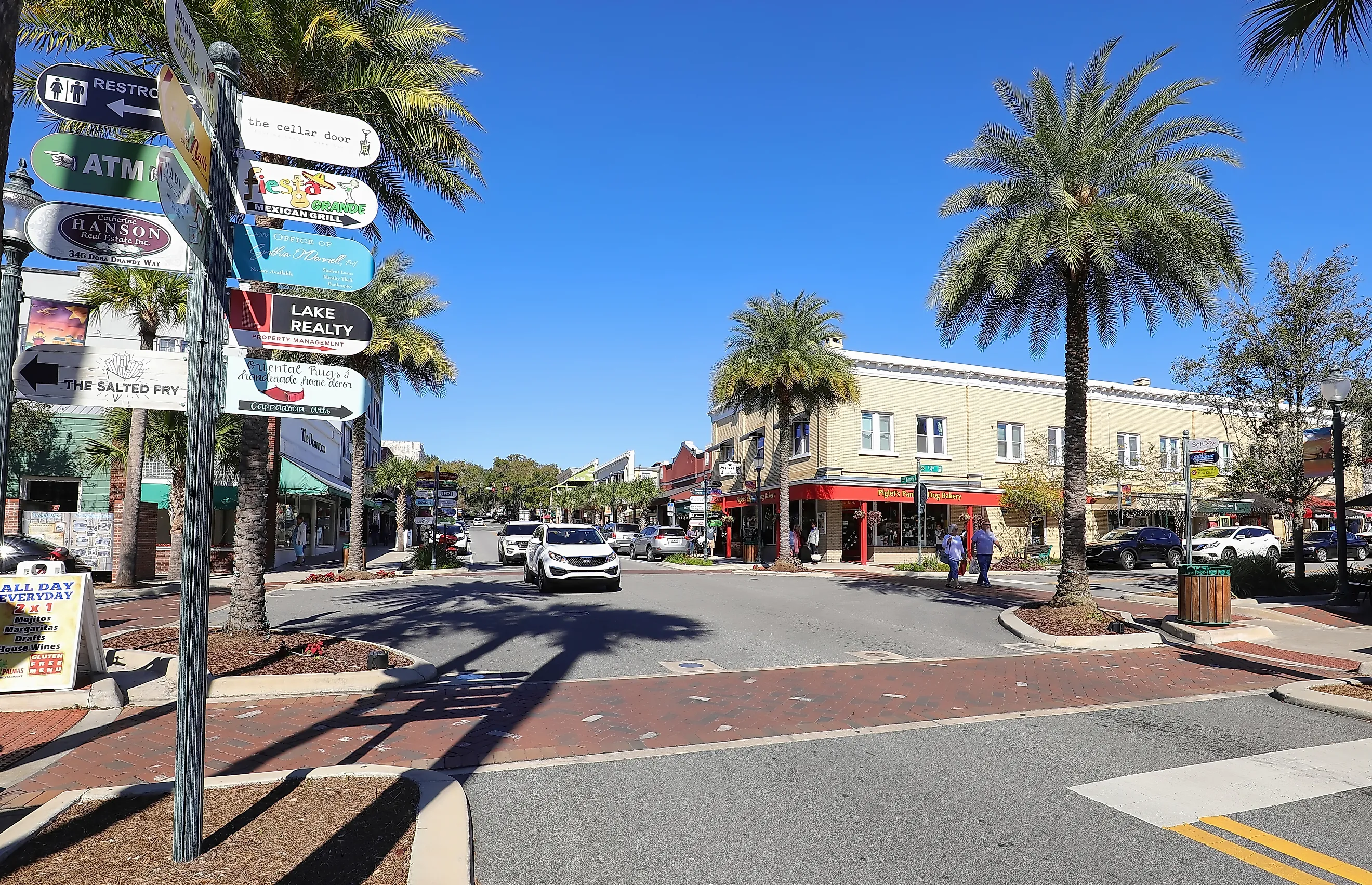 The downtown area of Mount Dora, Florida. Editorial credit: Jillian Cain Photography / Shutterstock.com.