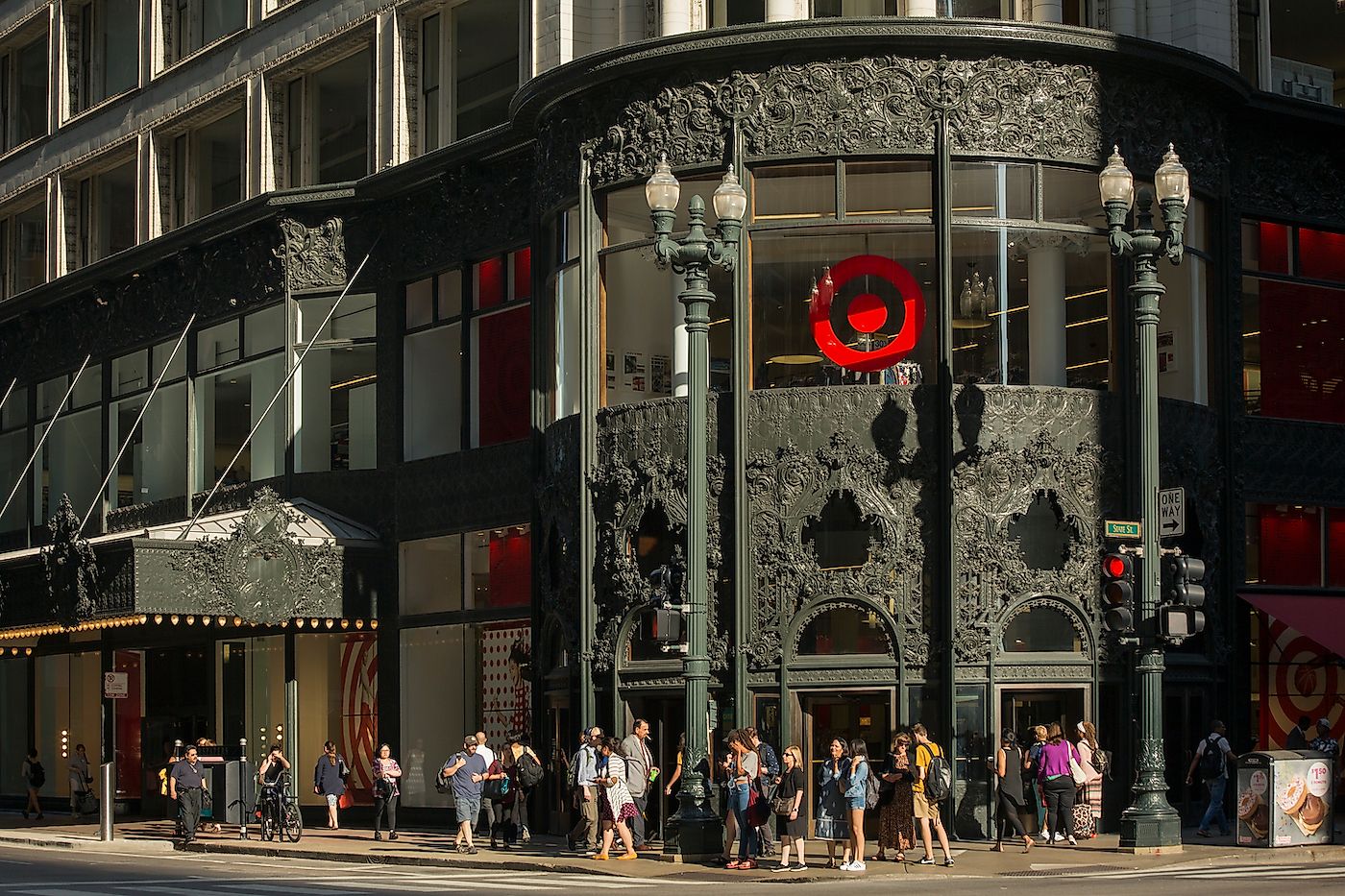 Sullivan Center, Chicago. Image credit: Conchi Martinez/Shutterstock.com