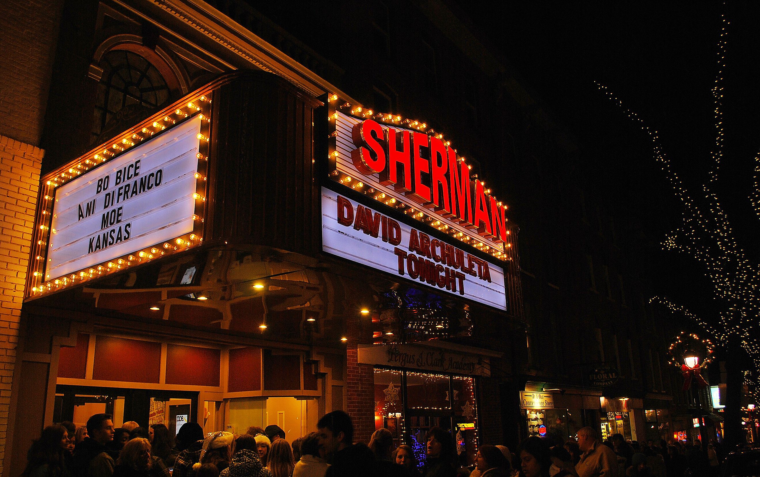 The historic Sherman Theater on Main Street, Stroudsburg, Pennsylvania. By Timandjean - Own work, CC BY-SA 4.0, https://commons.wikimedia.org/w/index.php?curid=11226830